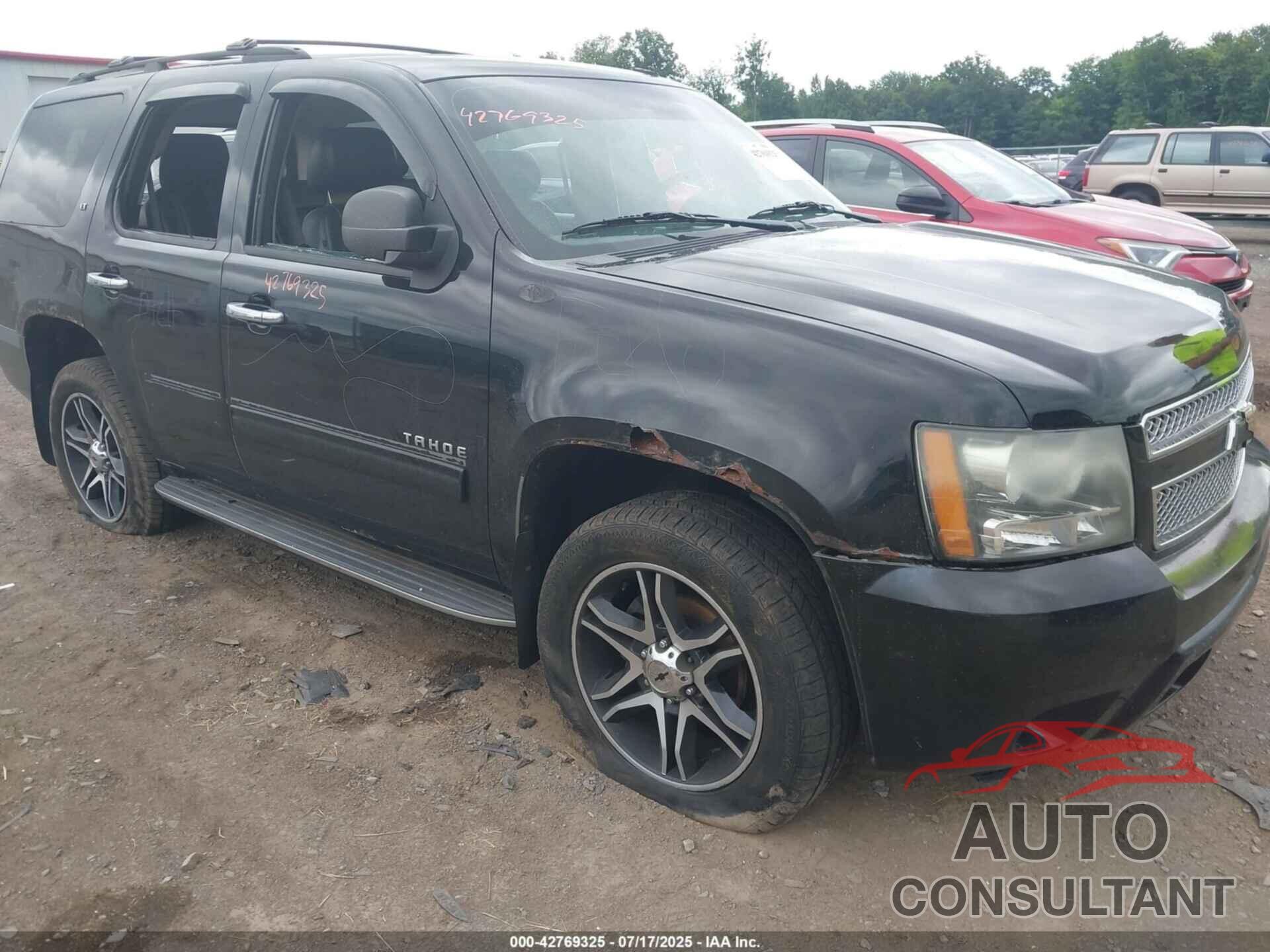 CHEVROLET TAHOE 2011 - 1GNSKBE04BR296718