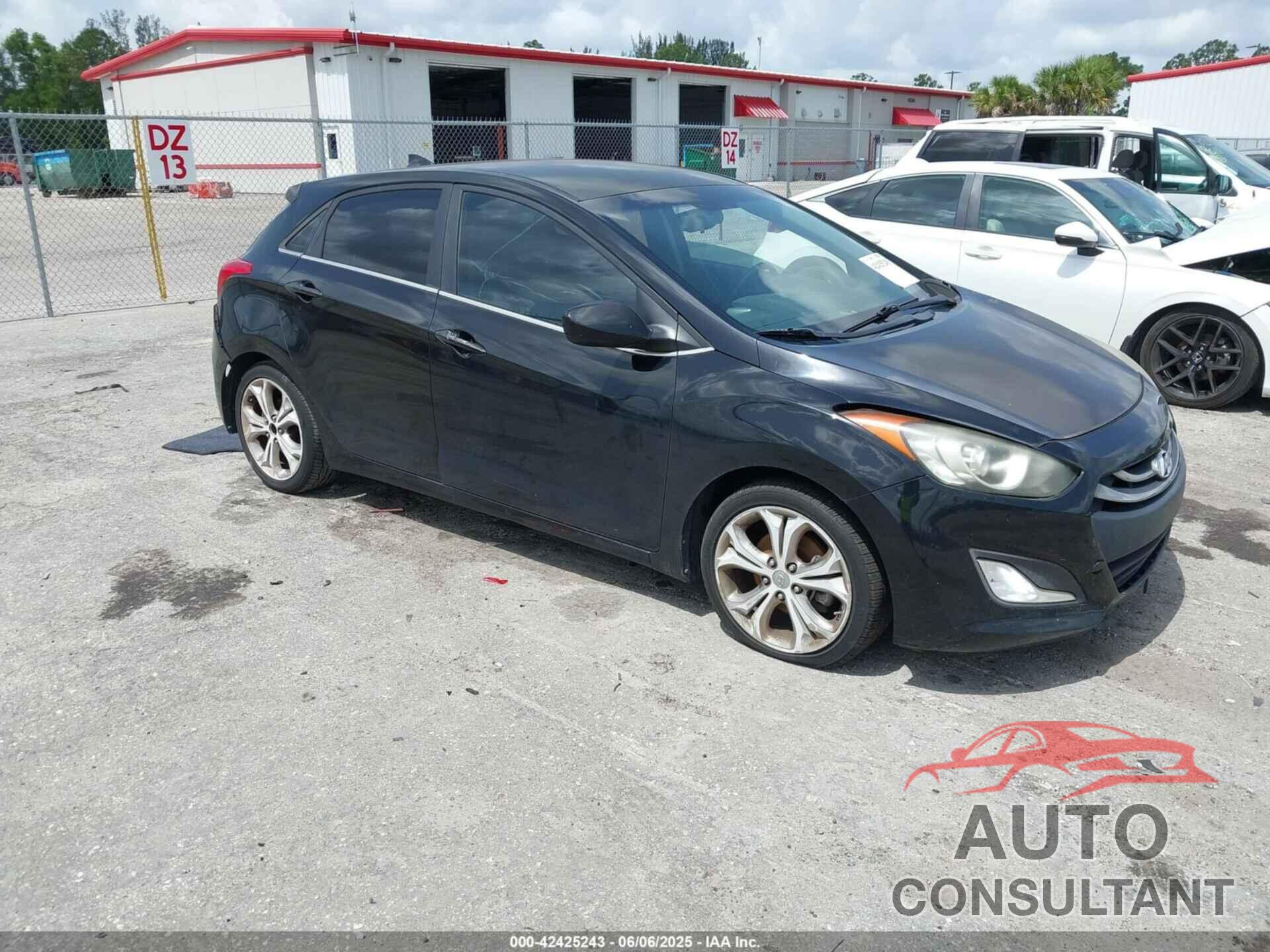 HYUNDAI ELANTRA GT 2013 - KMHD35LE8DU104632