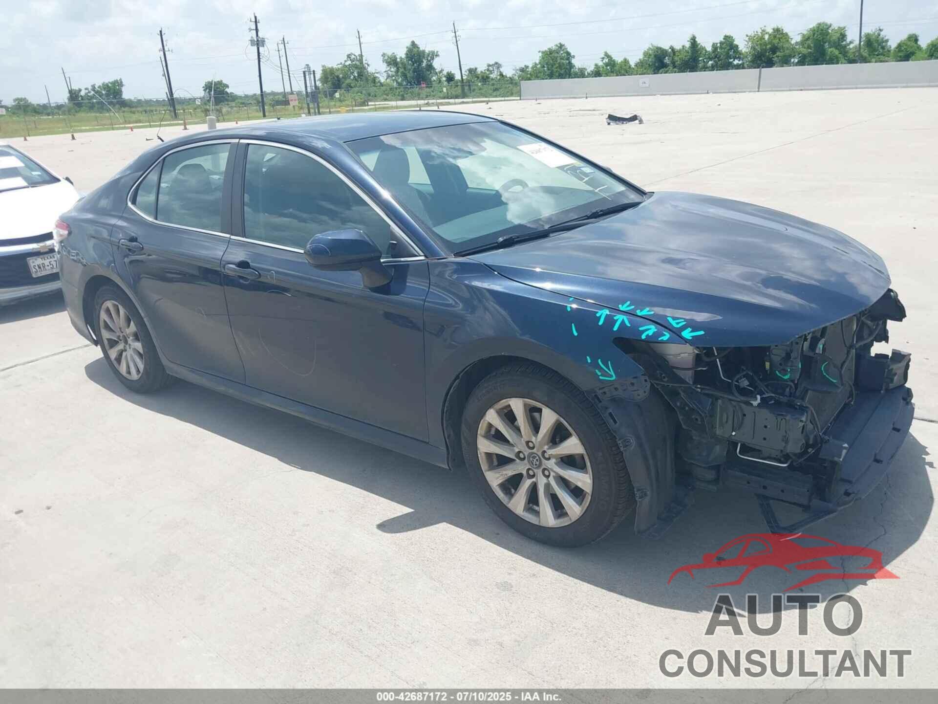 TOYOTA CAMRY 2018 - 4T1B11HK2JU516108