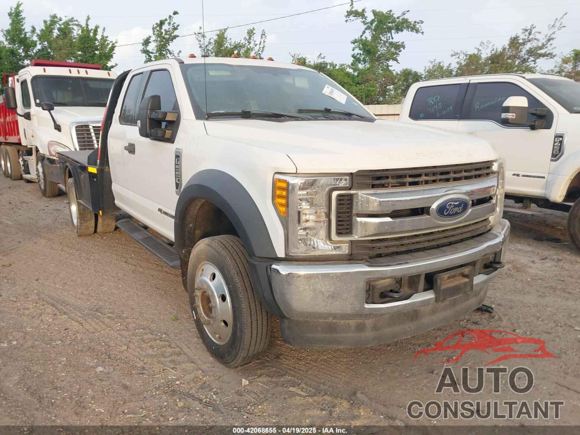 FORD F-550 CHASSIS 2017 - 1FD0X5HT2HEF21562