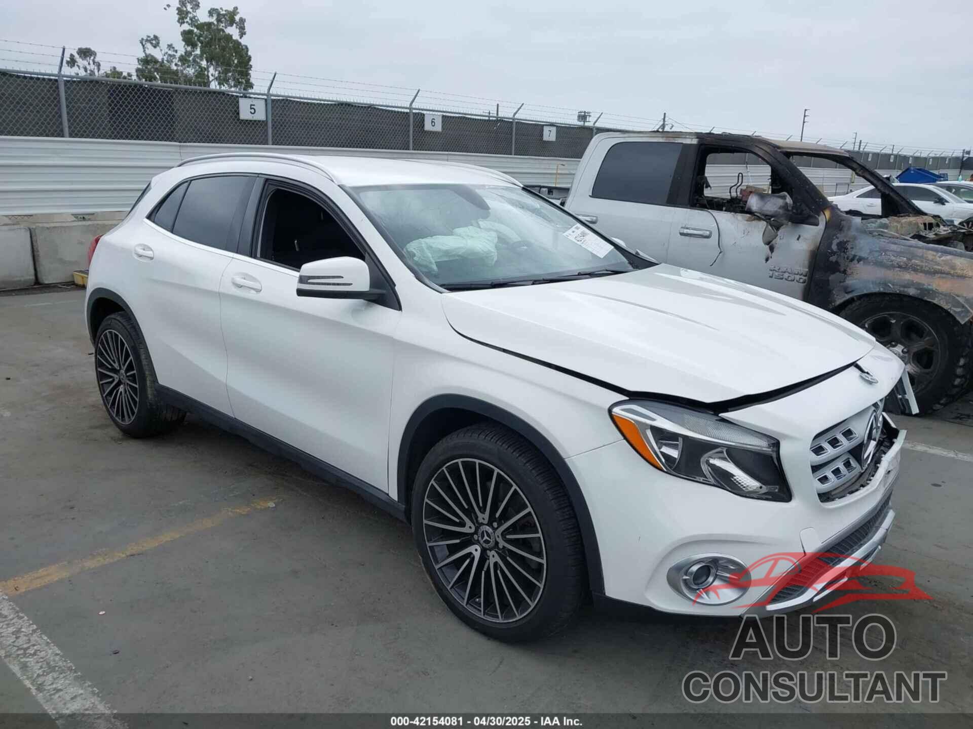 MERCEDES-BENZ GLA 250 2018 - WDCTG4GB1JJ490851