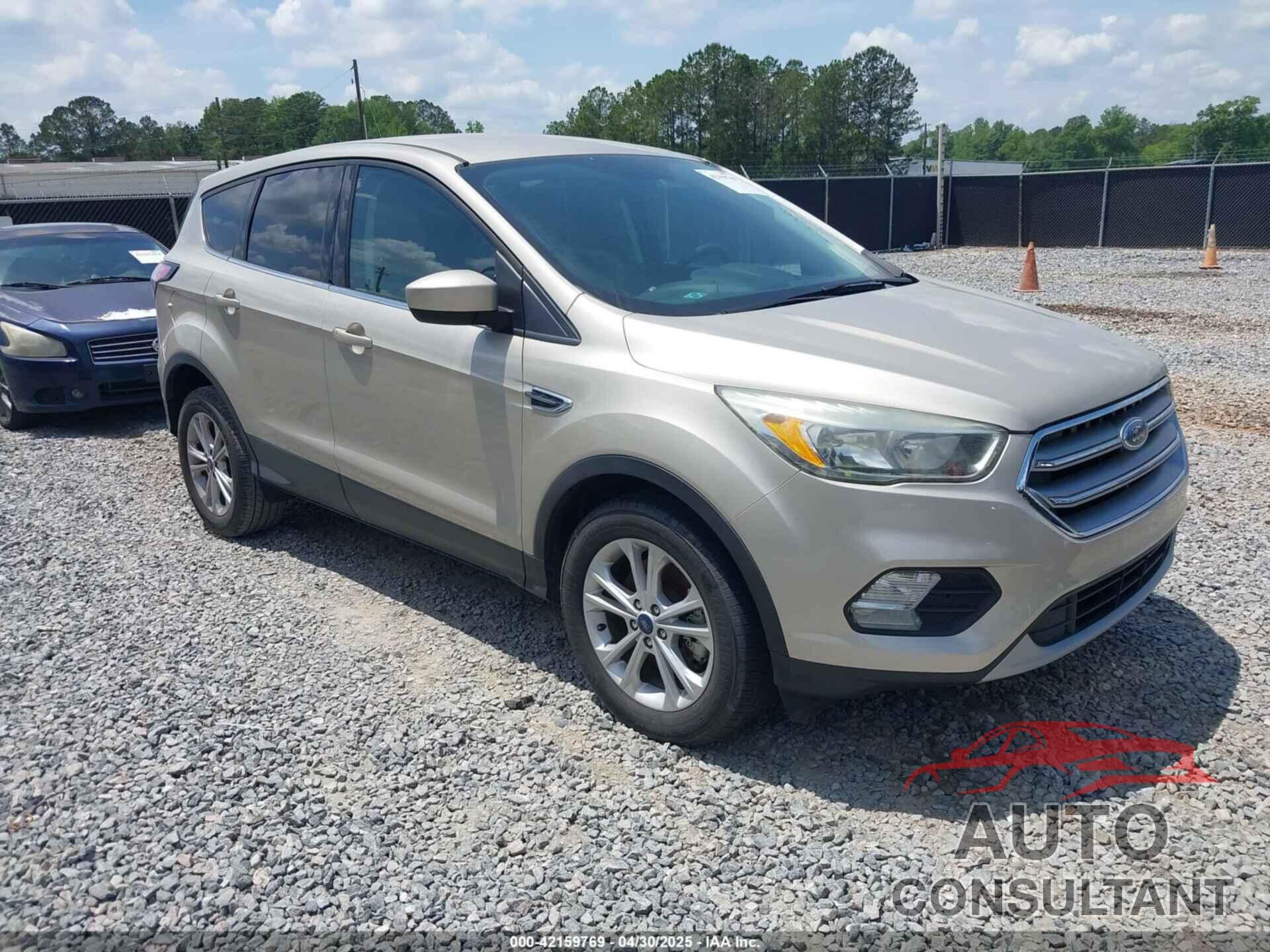 FORD ESCAPE 2017 - 1FMCU0G94HUD56487