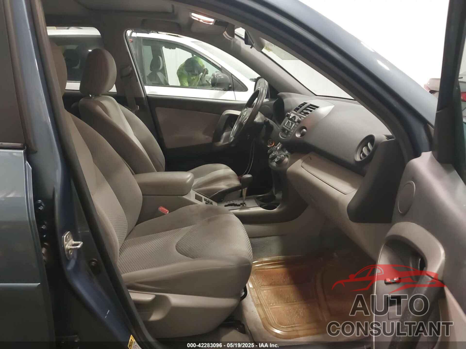 TOYOTA RAV4 2011 - 2T3ZF4DV1BW078644