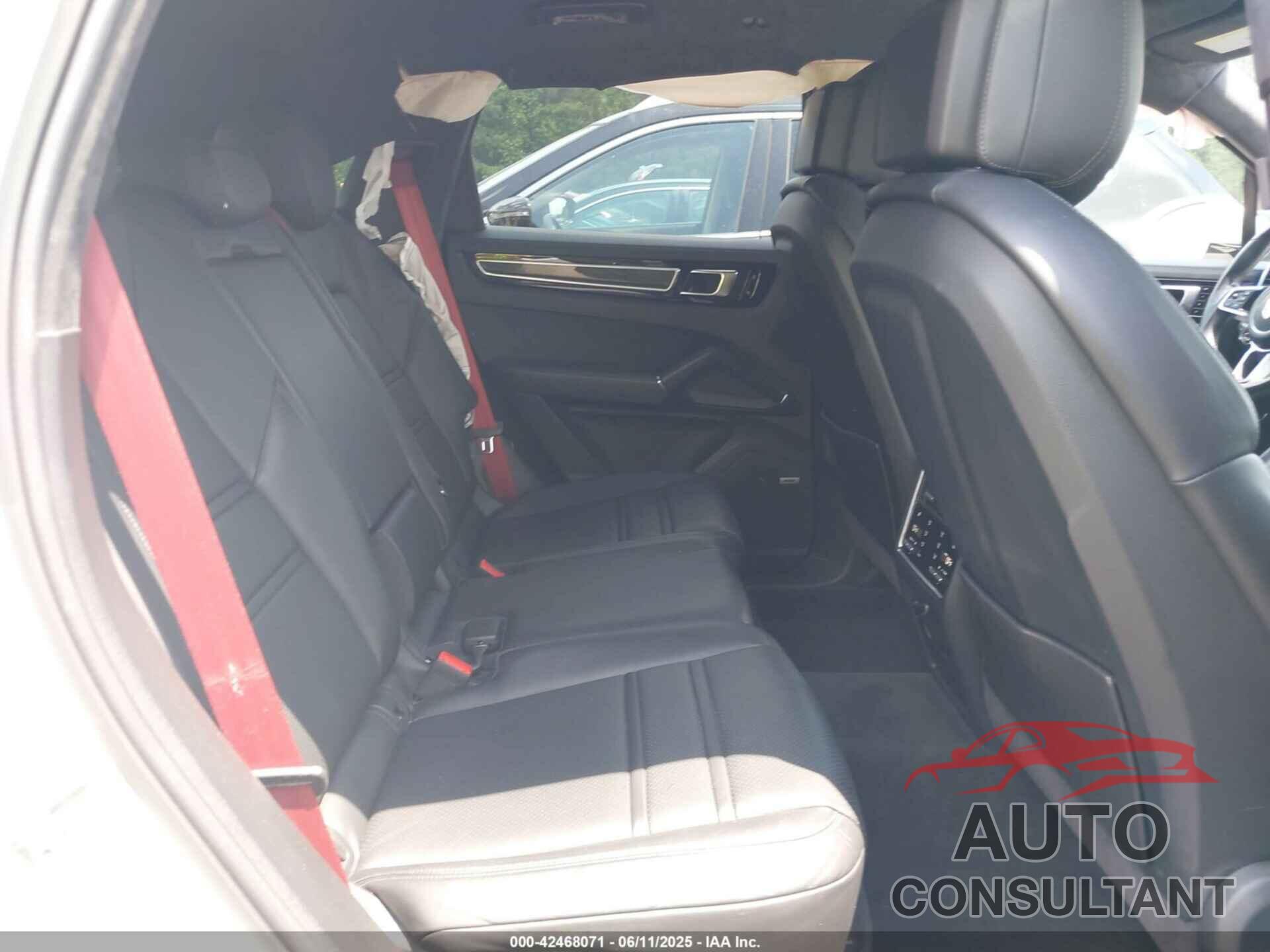 PORSCHE CAYENNE 2021 - WP1AG2AY8MDA33941