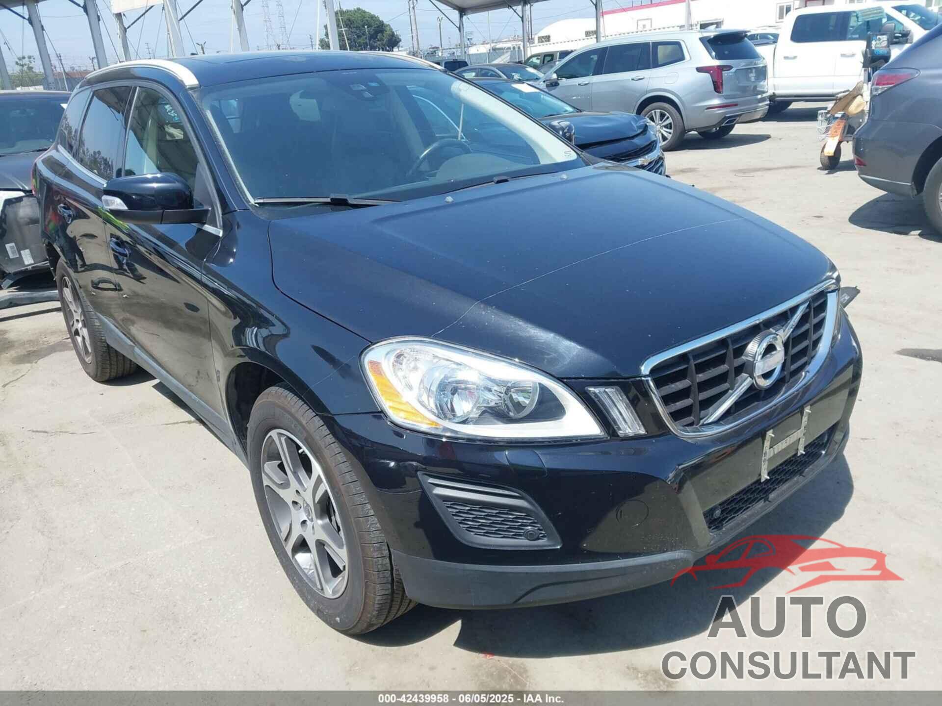 VOLVO XC60 2012 - YV4902DZ6C2324555