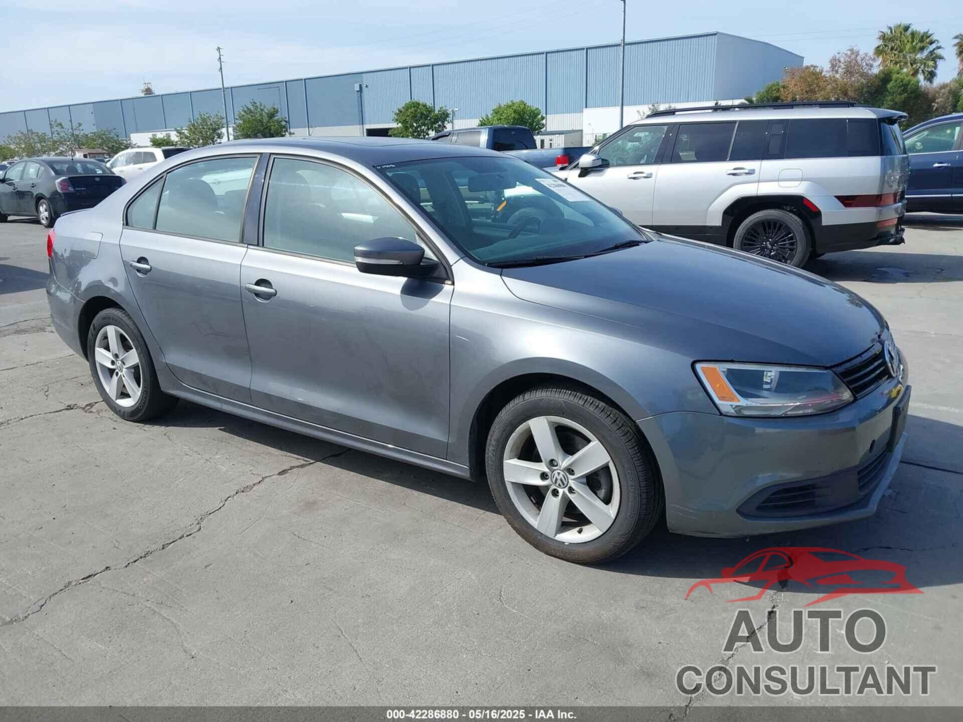 VOLKSWAGEN JETTA 2012 - 3VWLL7AJ2CM386214