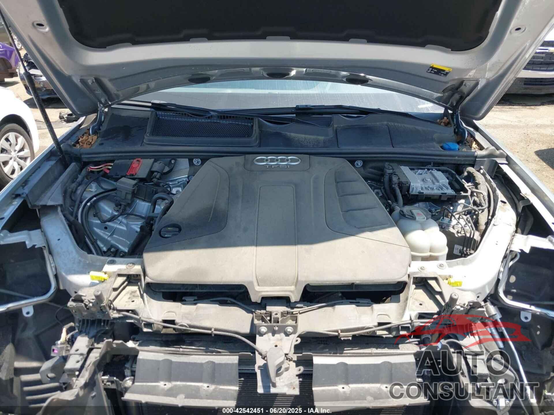 AUDI Q7 2018 - WA1LHAF74JD015170