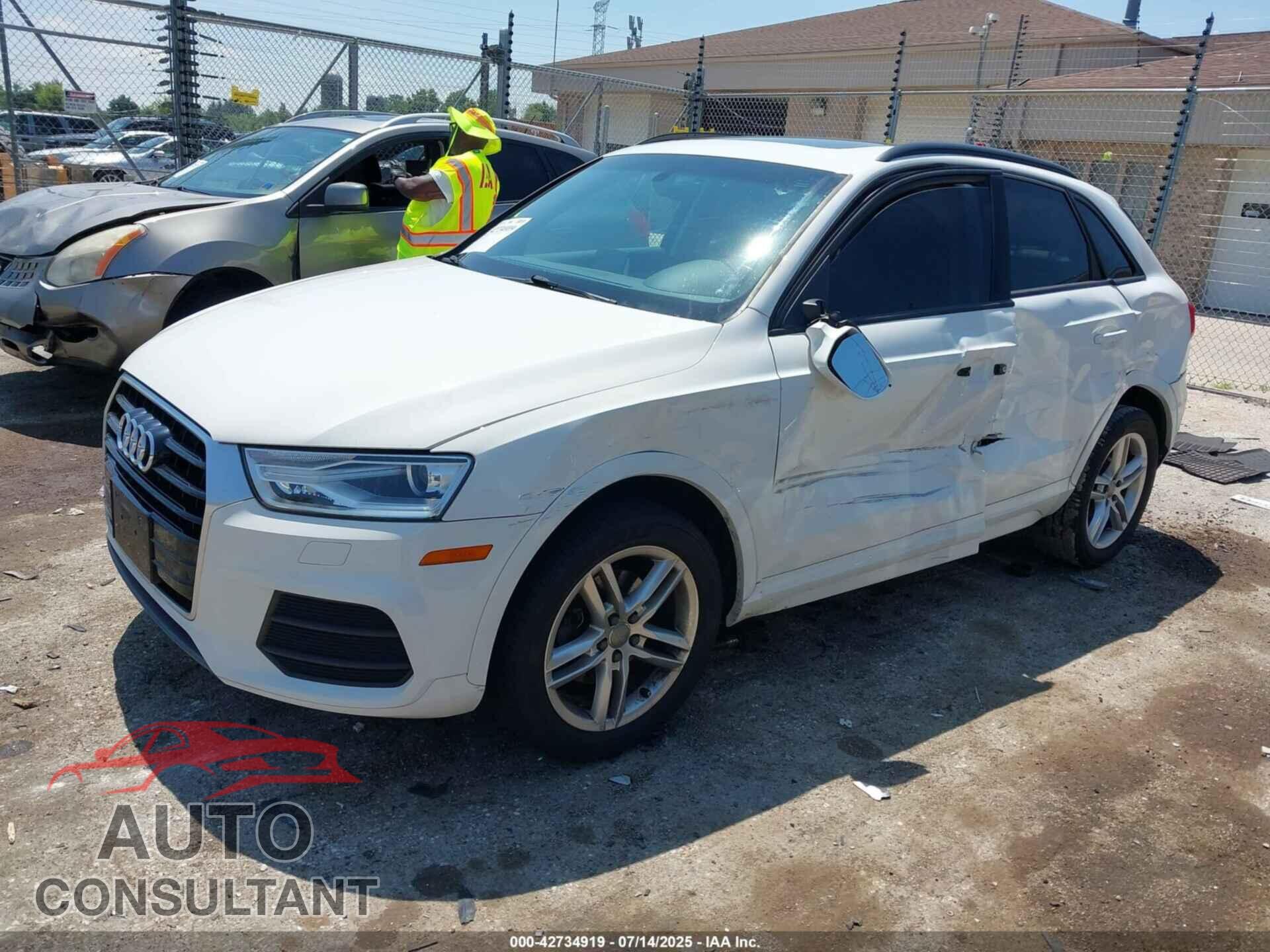 AUDI Q3 2017 - WA1BCCFS7HR009192