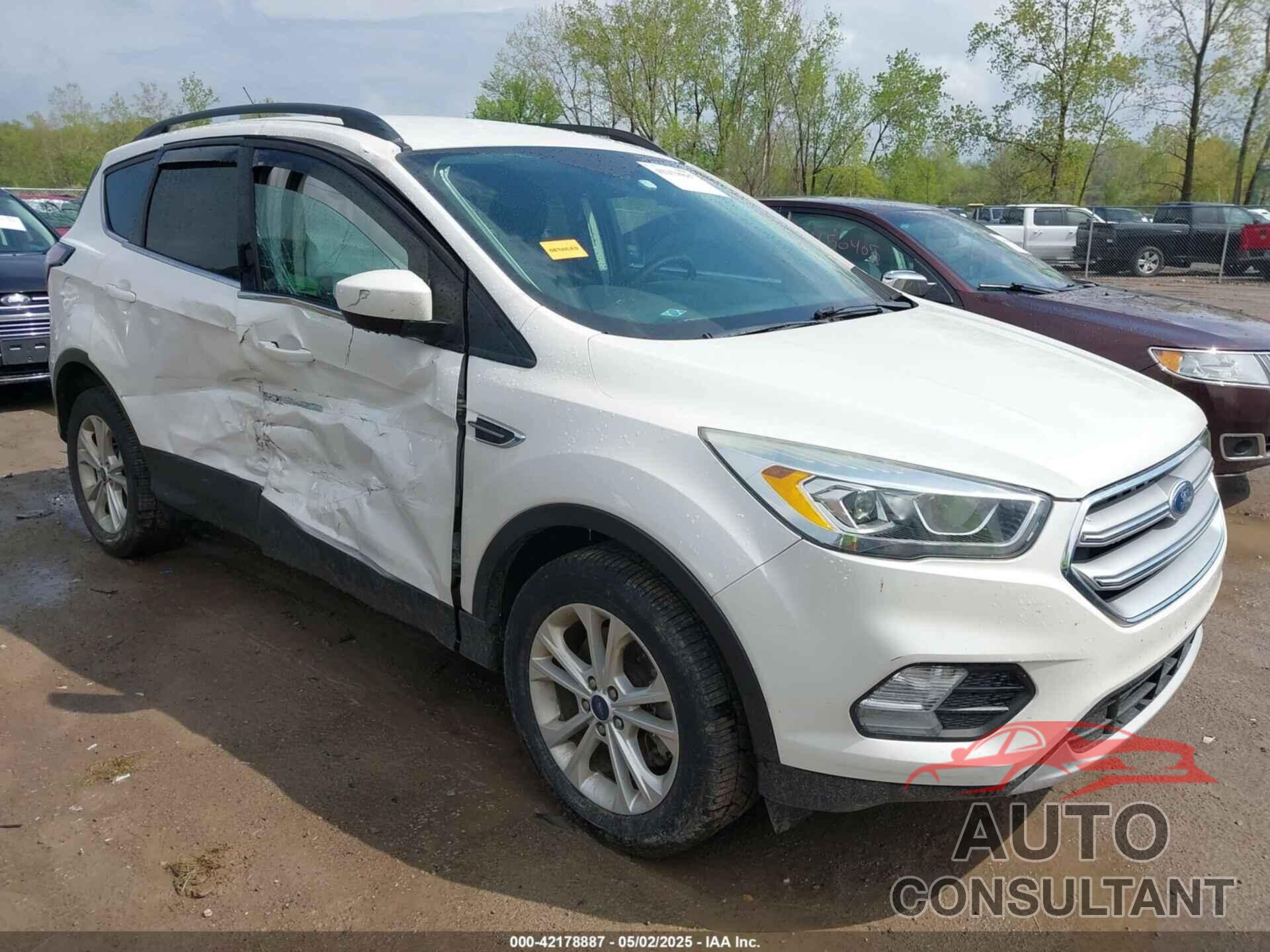 FORD ESCAPE 2017 - 1FMCU9GD7HUD51423