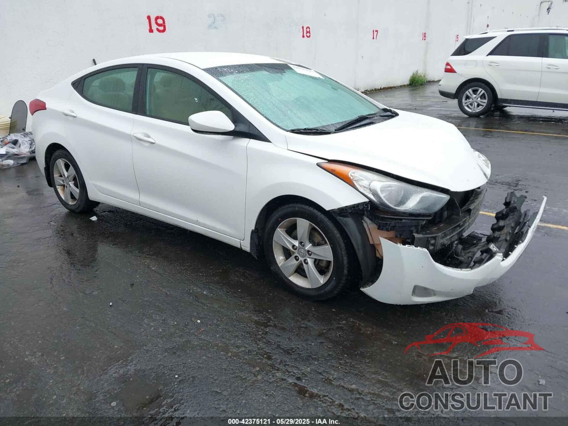 HYUNDAI ELANTRA 2013 - 5NPDH4AE7DH325085