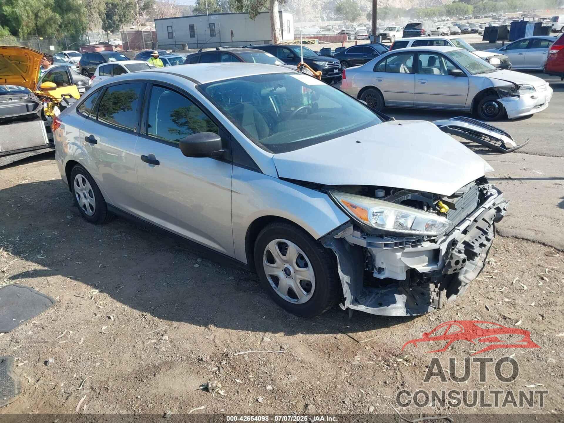 FORD FOCUS 2015 - 1FADP3E22FL300340
