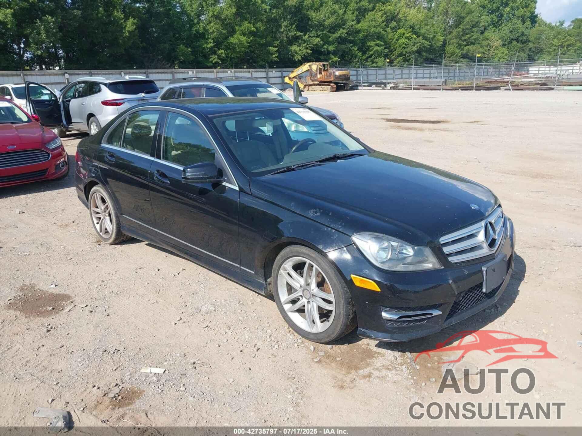 MERCEDES-BENZ C 300 2012 - WDDGF8BB8CR200253
