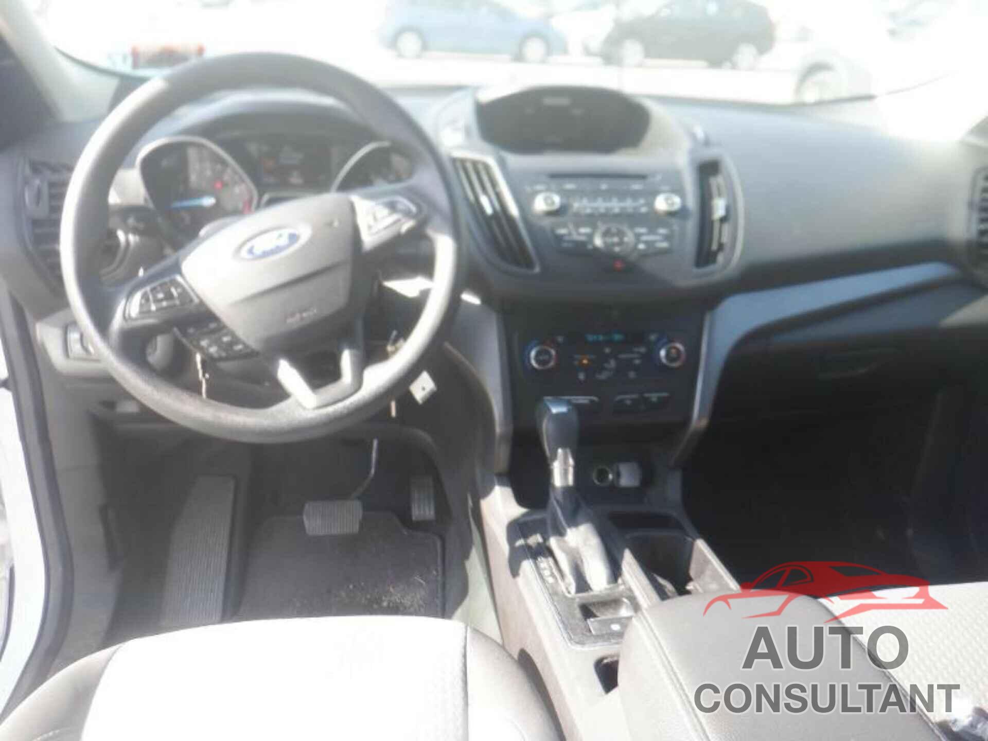 FORD ESCAPE 2017 - 1FMCU9GD9HUC68379