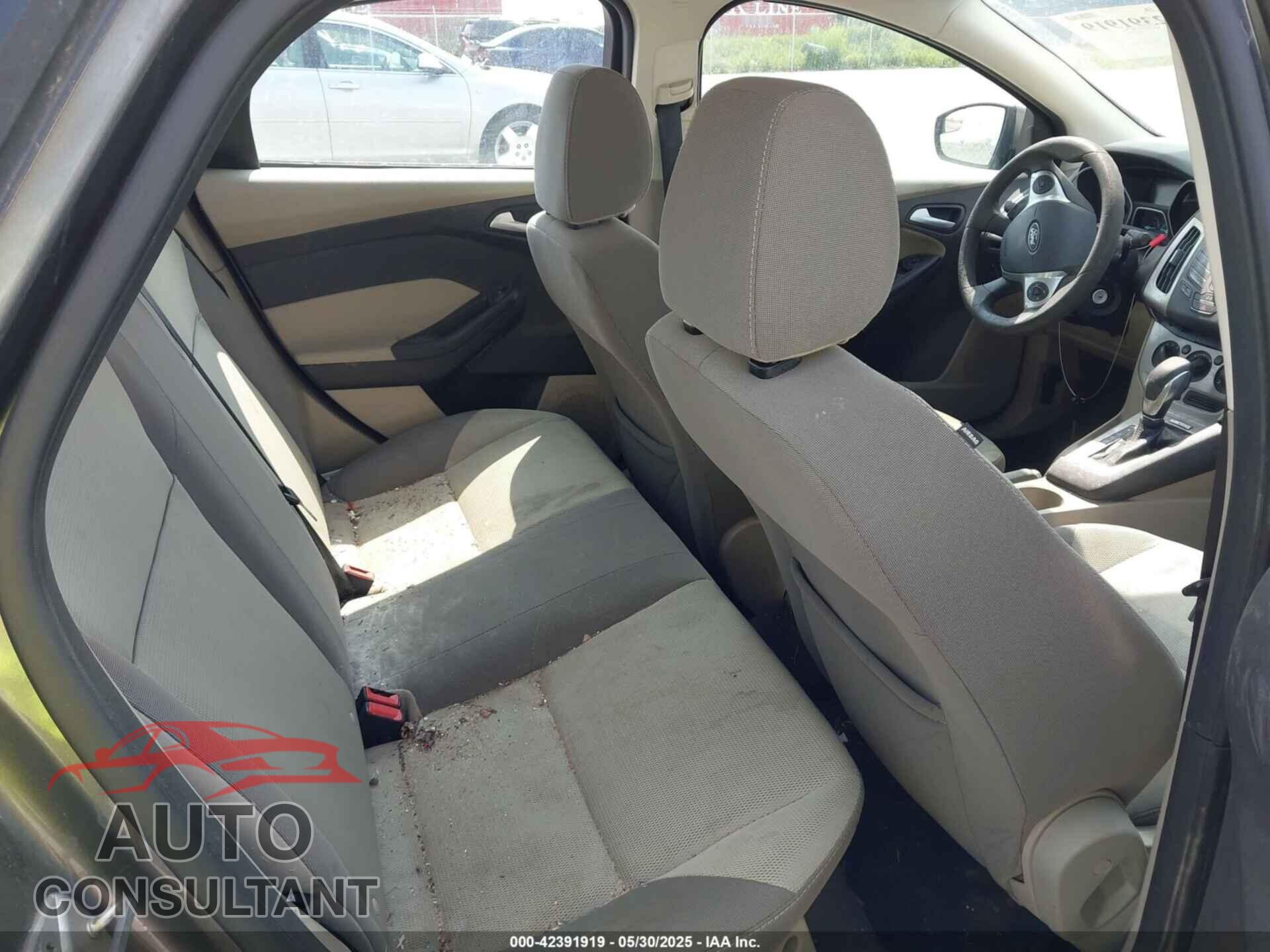 FORD FOCUS 2014 - 1FADP3F27EL142249