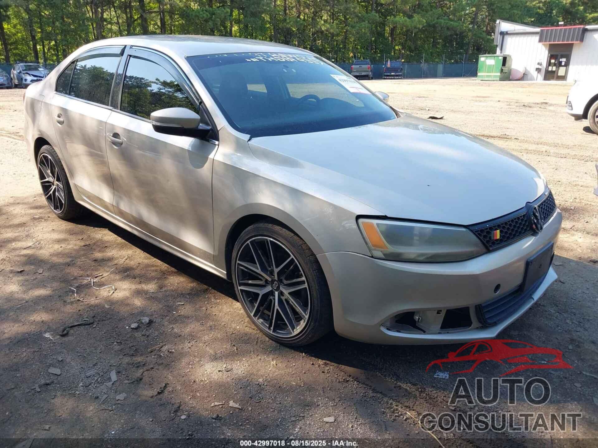 VOLKSWAGEN JETTA 2013 - 3VWDP7AJXDM238547