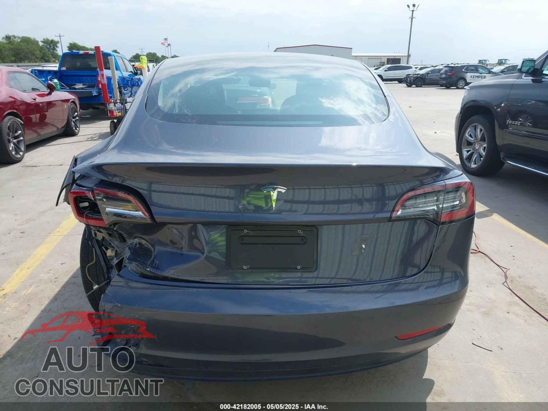 TESLA MODEL 3 2023 - 5YJ3E1EA8PF404553