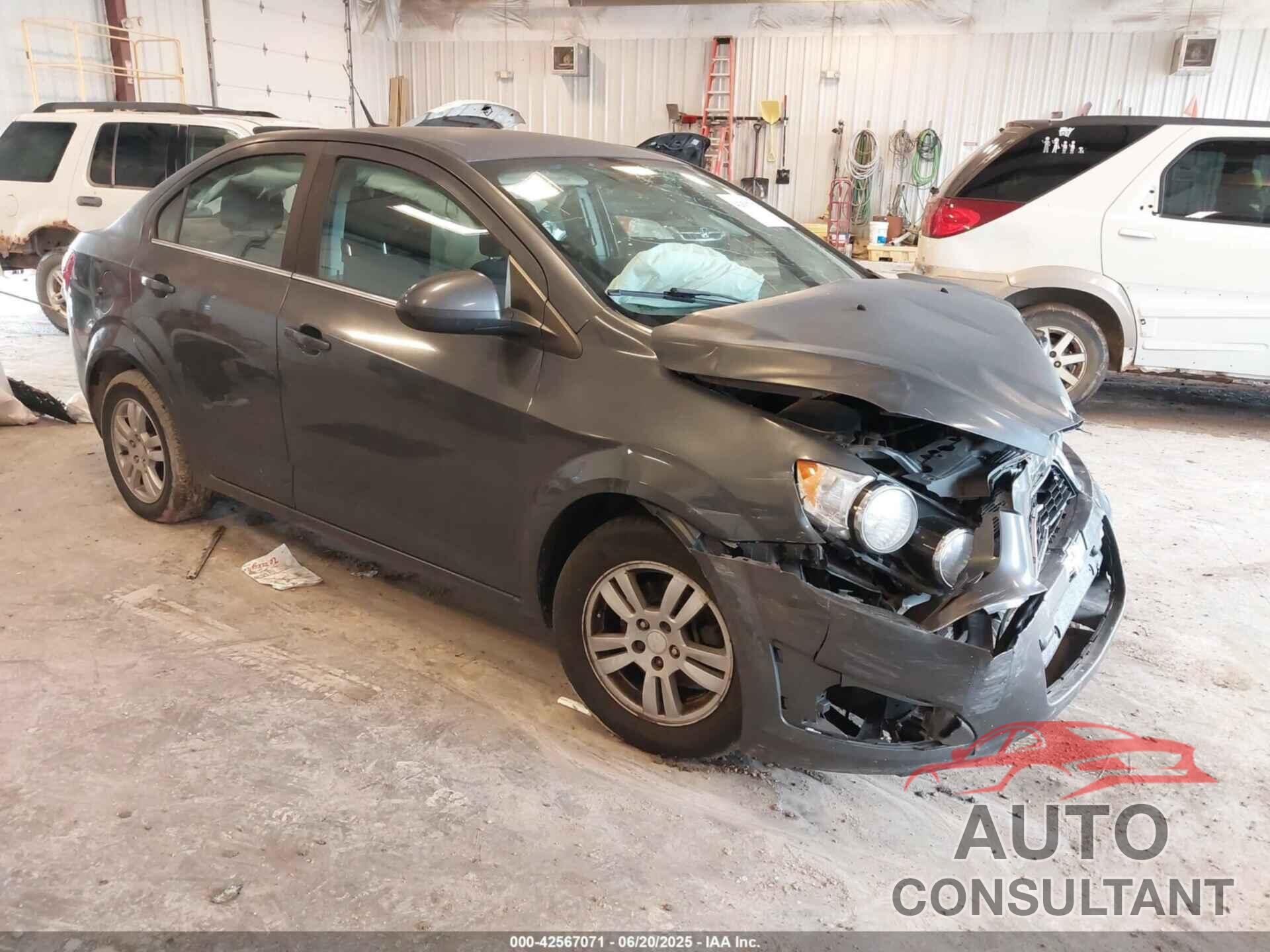 CHEVROLET SONIC 2013 - 1G1JC5SG4D4164264