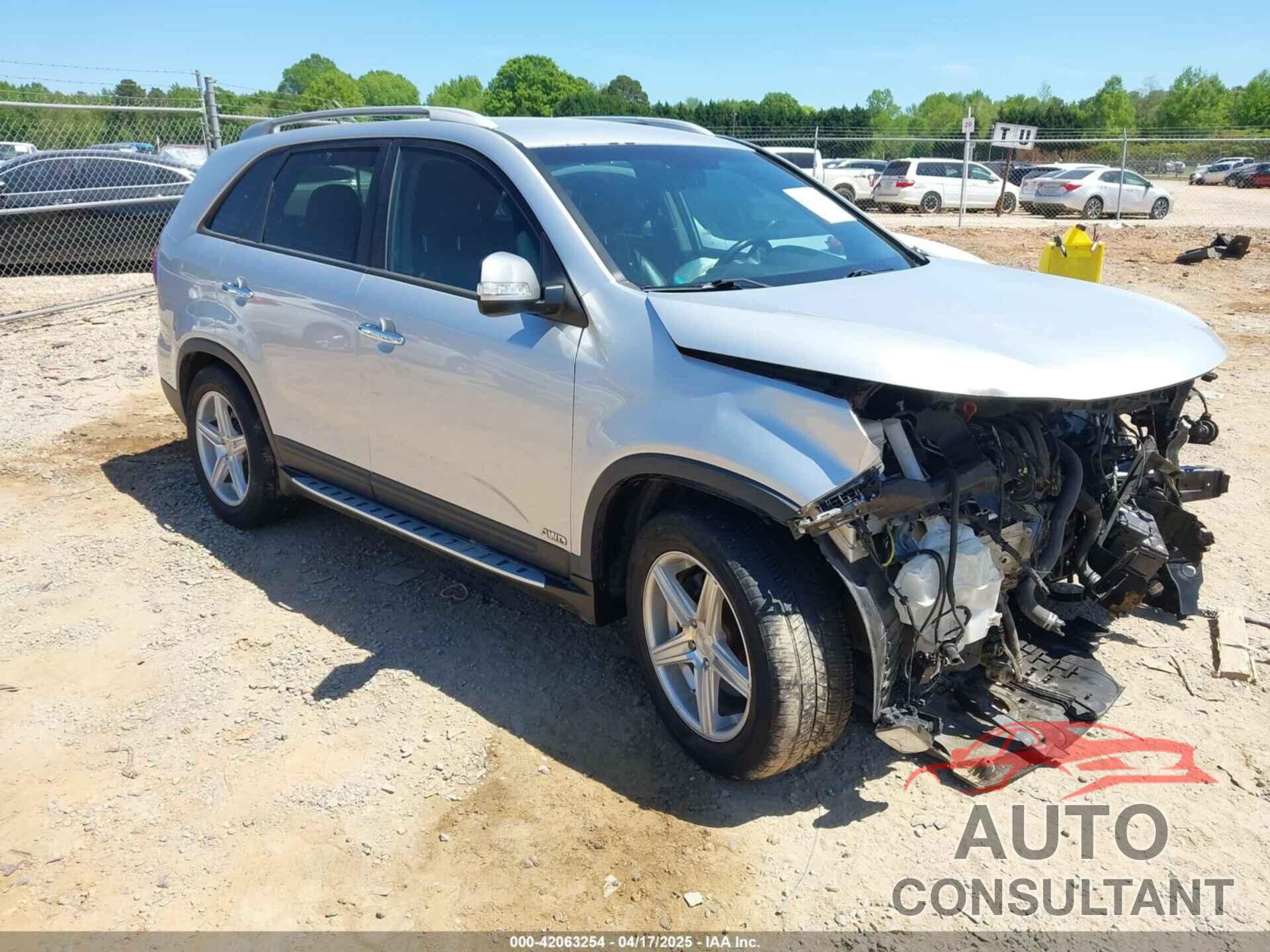 KIA SORENTO 2015 - 5XYKTCA68FG641582