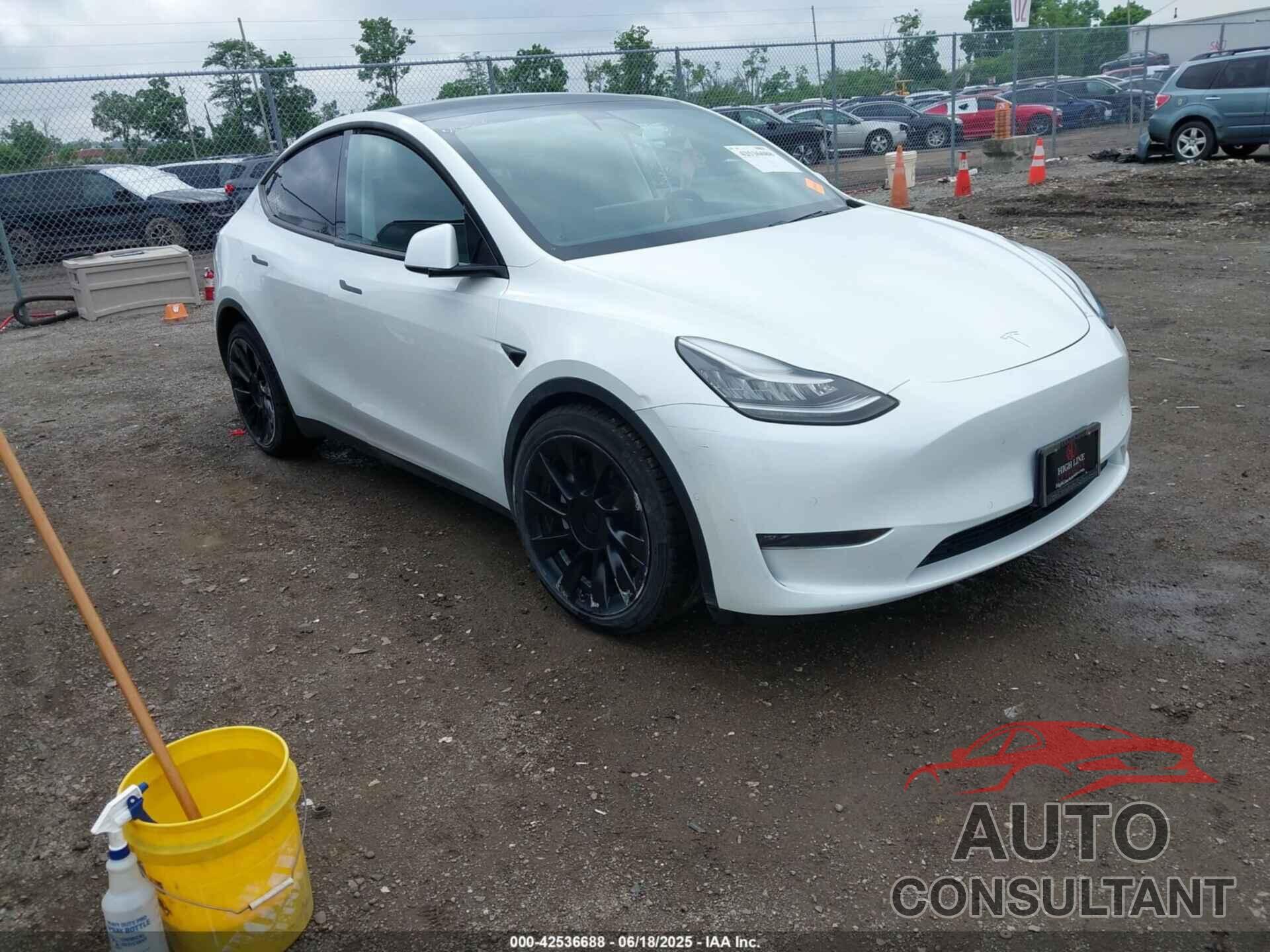 TESLA MODEL Y 2021 - 5YJYGDEE8MF068886