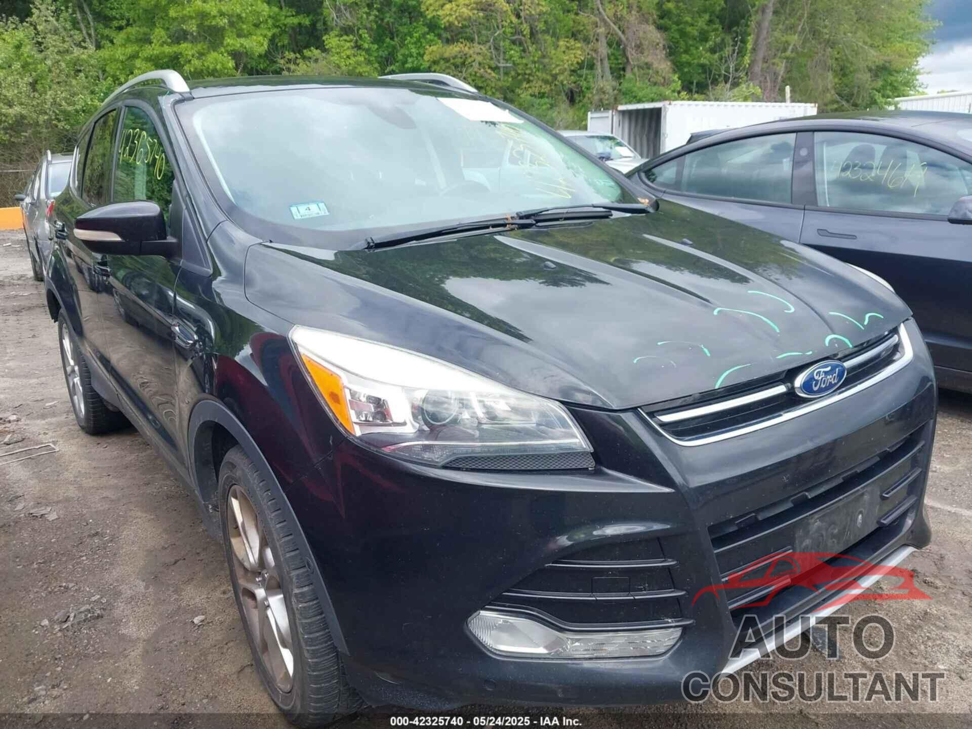 FORD ESCAPE 2015 - 1FMCU9J99FUC00052