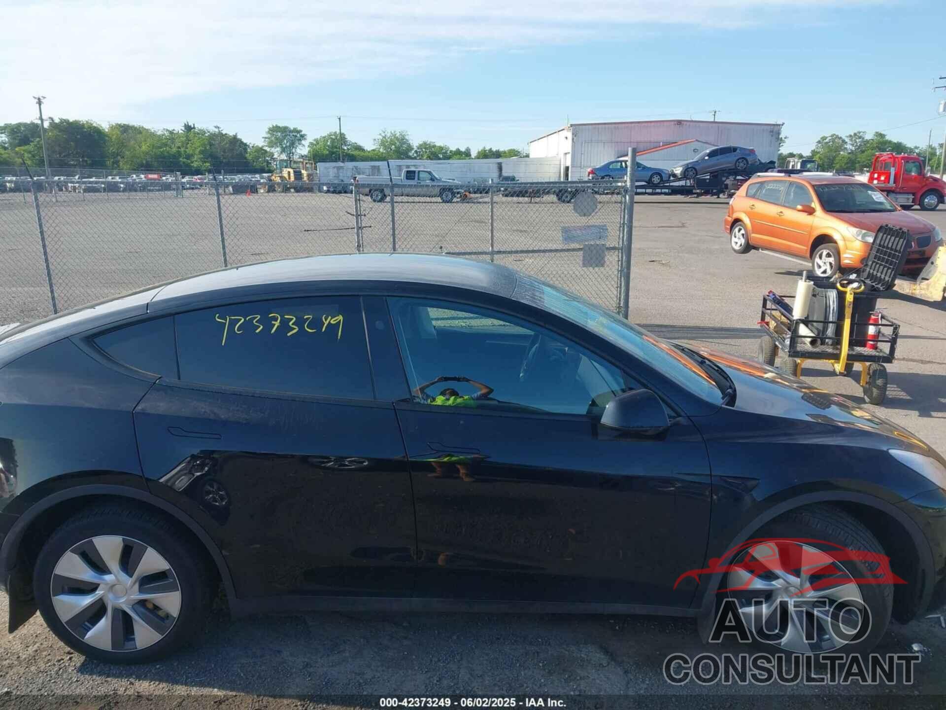 TESLA MODEL Y 2023 - 7SAYGDEE9PA198258