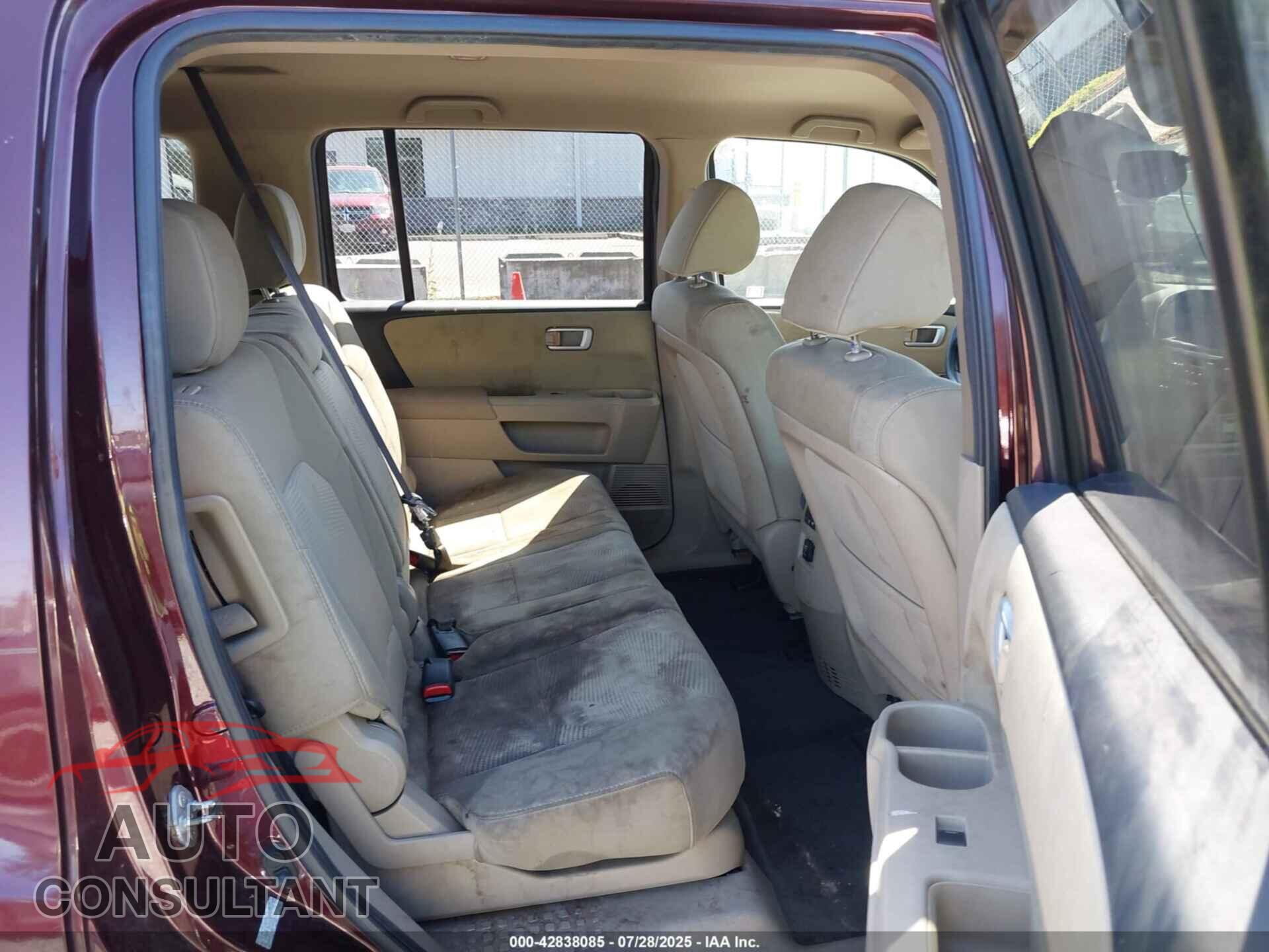 HONDA PILOT 2012 - 5FNYF3H21CB008705
