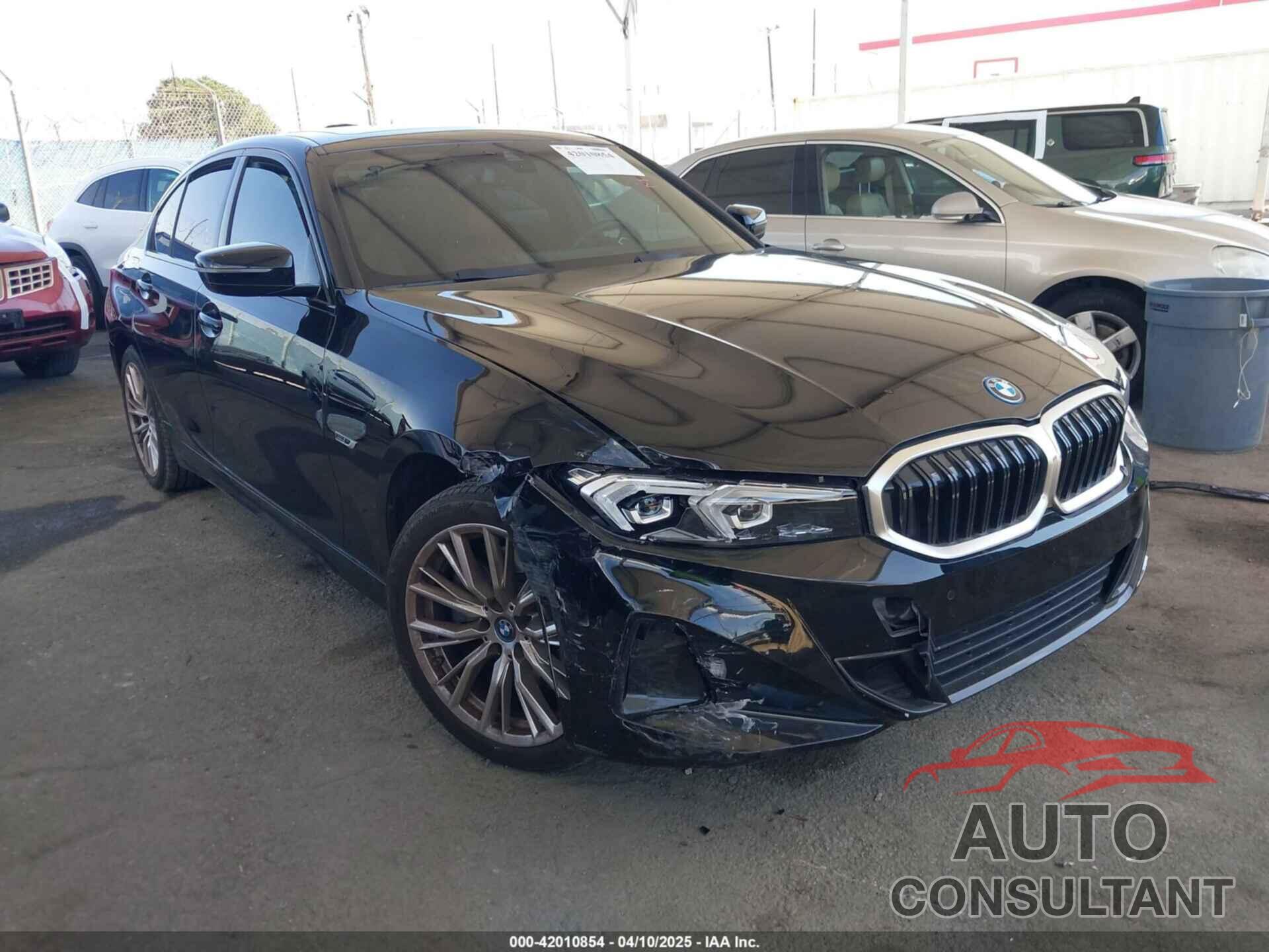 BMW 3 SERIES 2023 - 3MW39FF07P8D01925