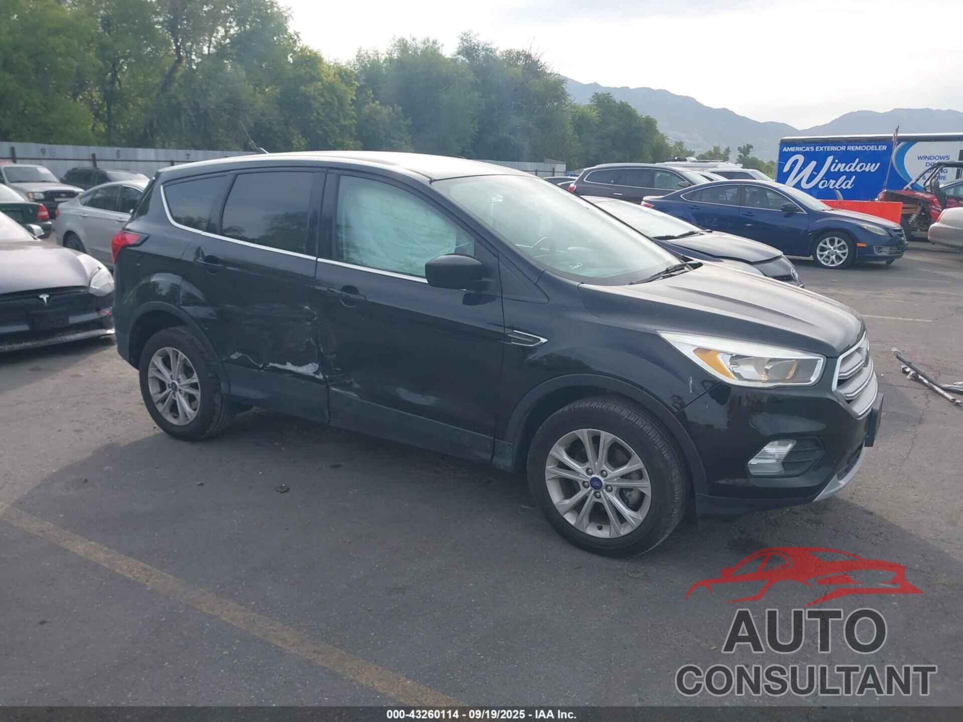 FORD ESCAPE 2019 - 1FMCU0GD5KUB29806