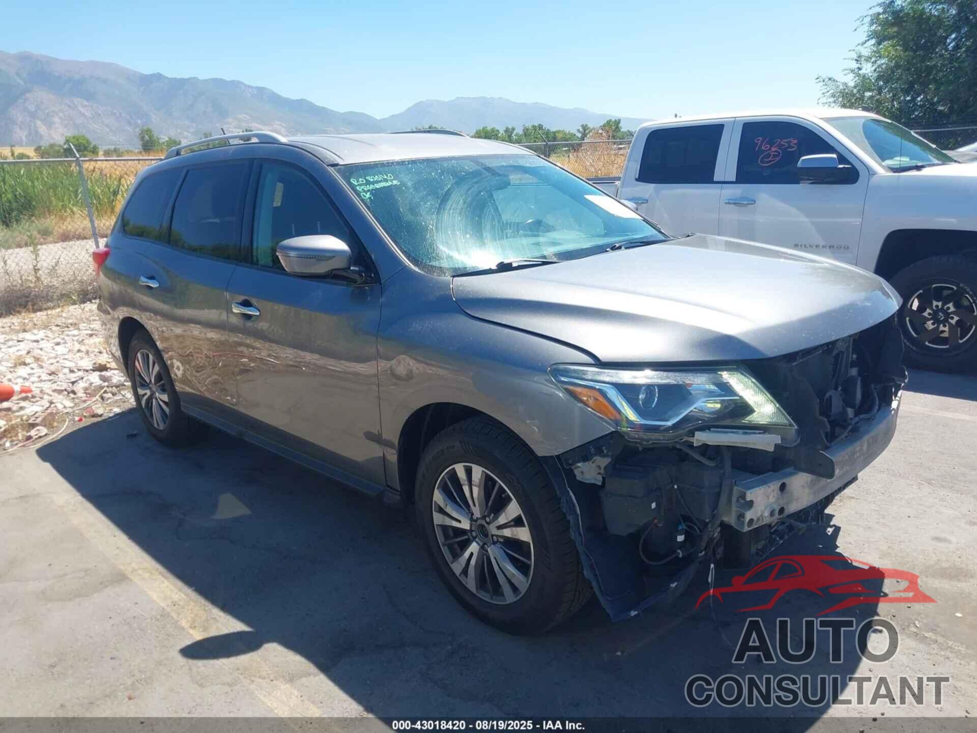 NISSAN PATHFINDER 2017 - 5N1DR2MM2HC683907
