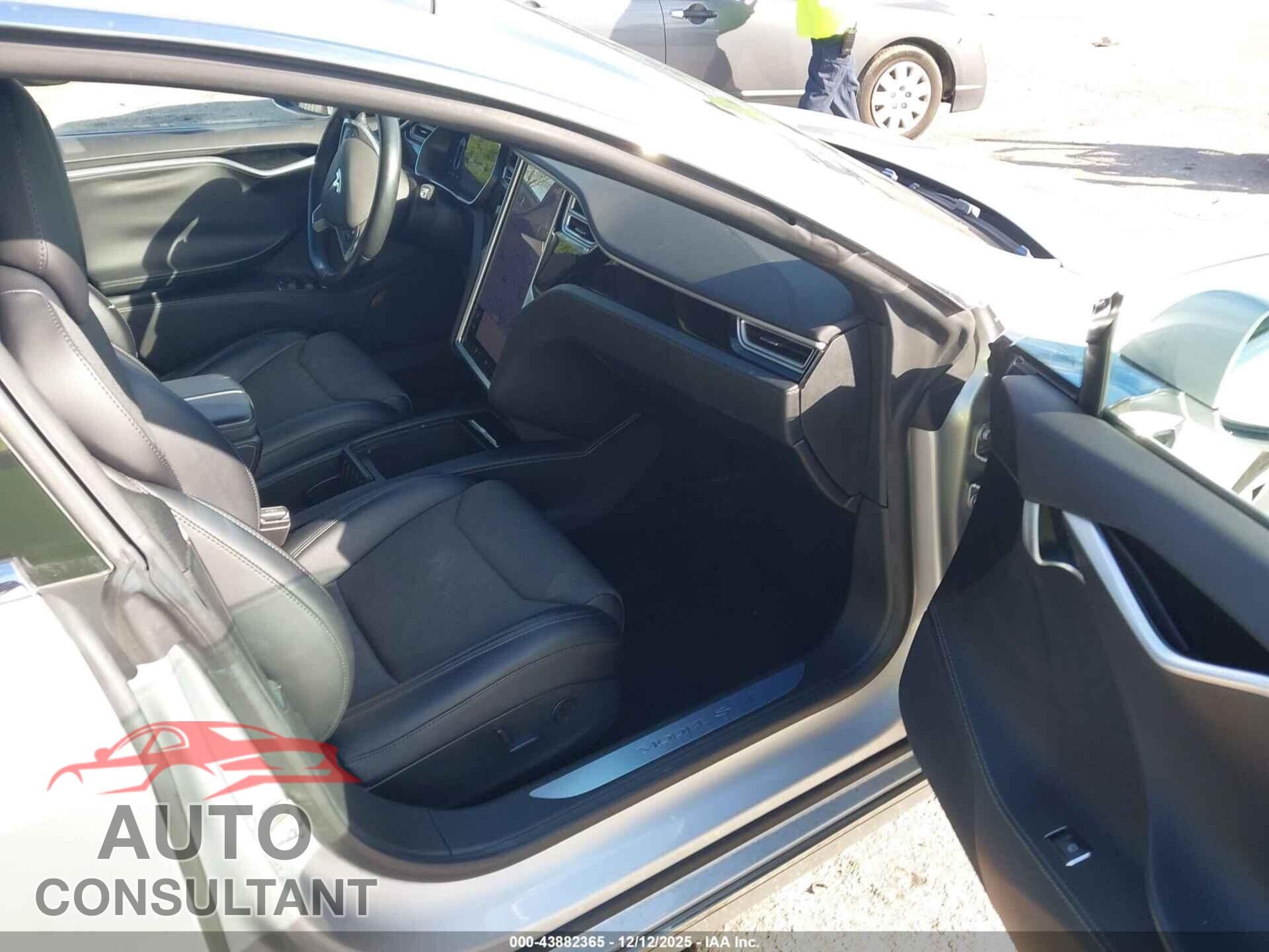 TESLA MODEL S 2017 - 5YJSA1E18HF205429