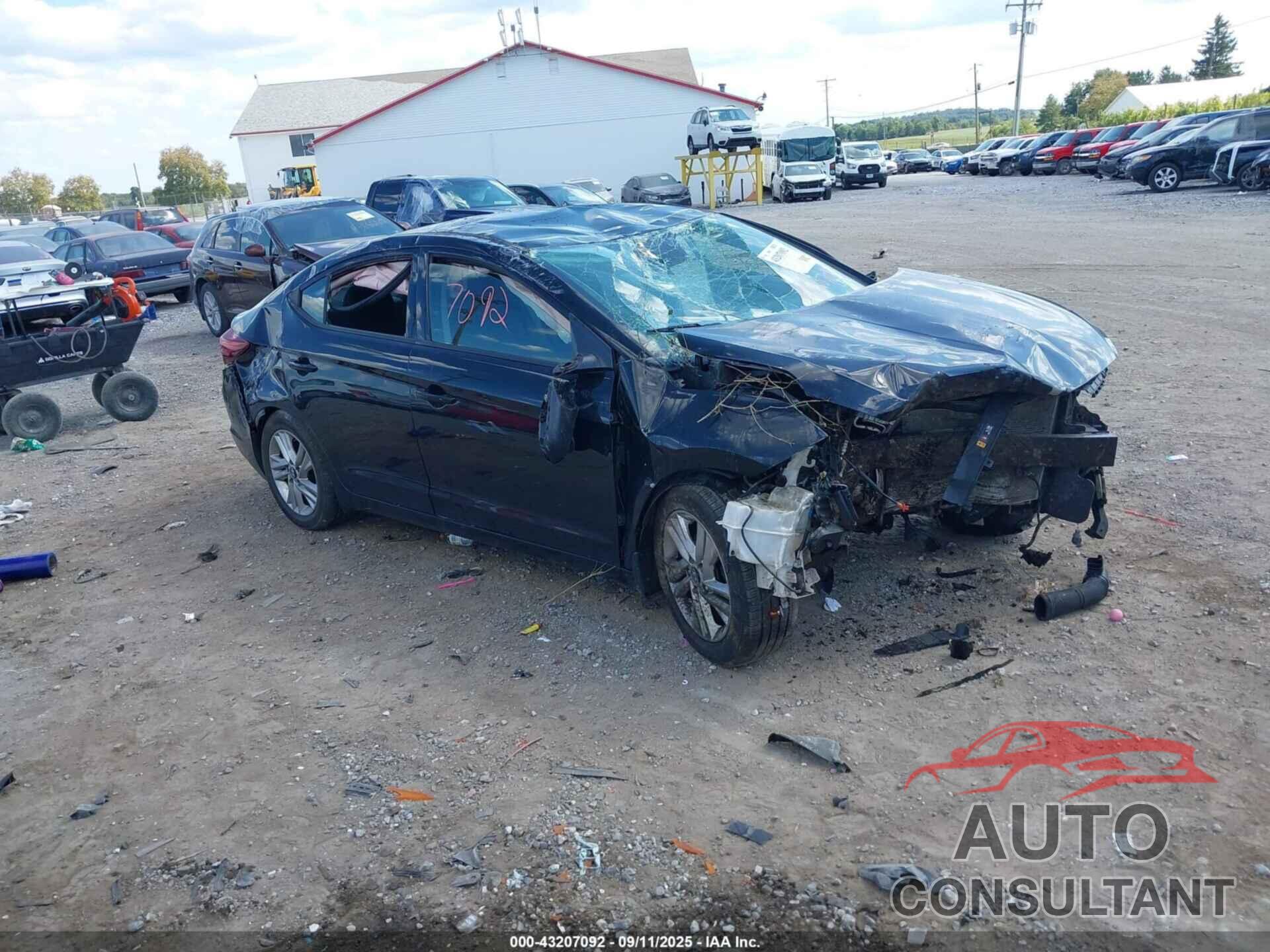 HYUNDAI ELANTRA 2019 - 5NPD84LF6KH413855