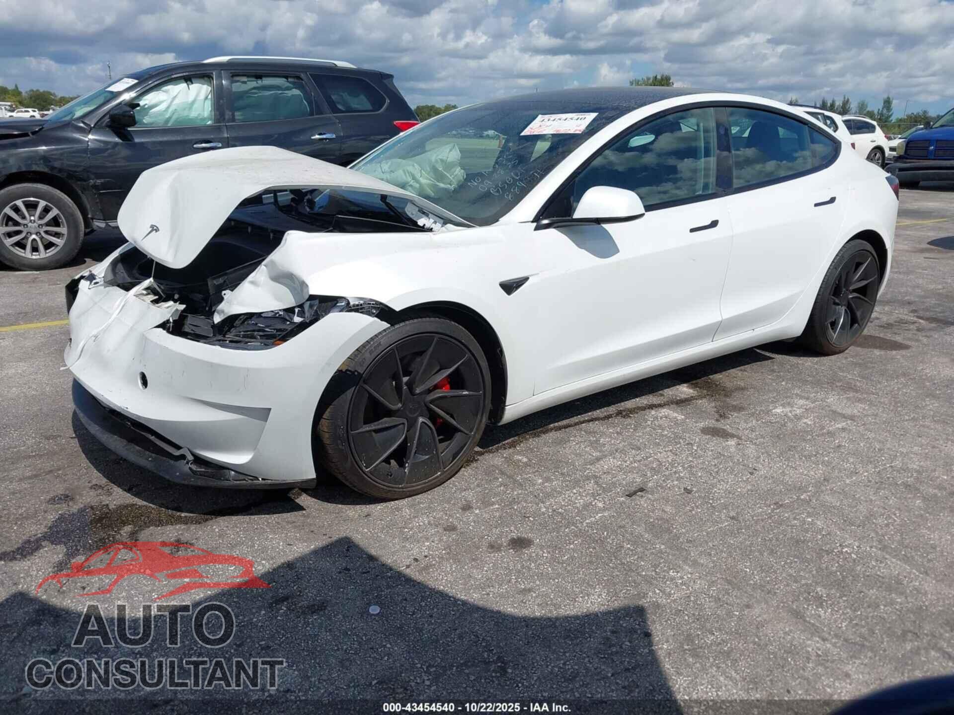 TESLA MODEL 3 2024 - 5YJ3E1ET3RF889091