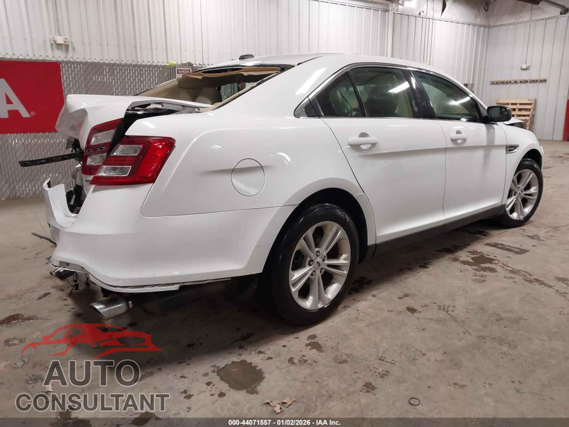 FORD TAURUS 2015 - 1FAHP2D85FG157183