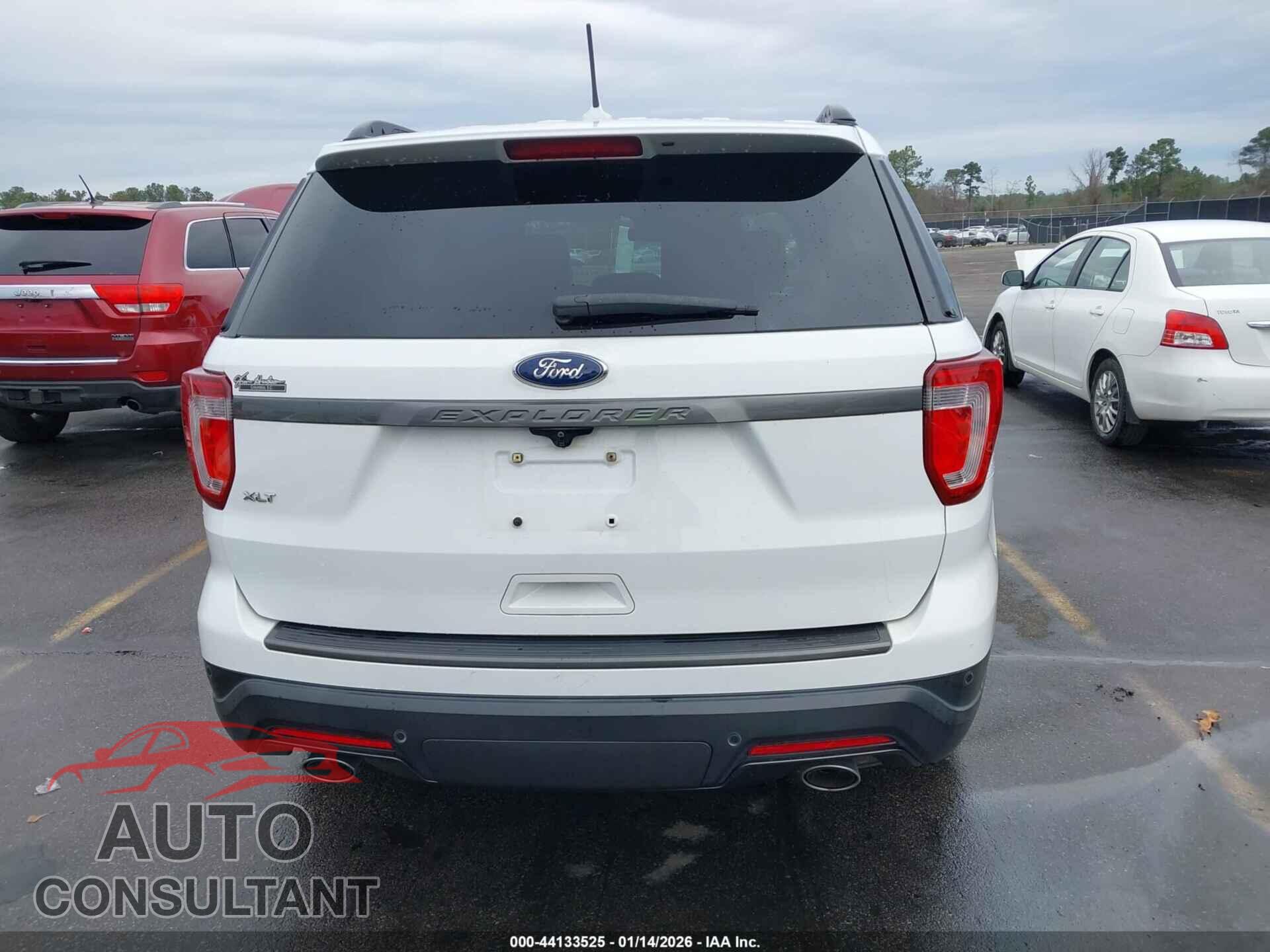 FORD EXPLORER 2018 - 1FM5K7D8XJGB52431