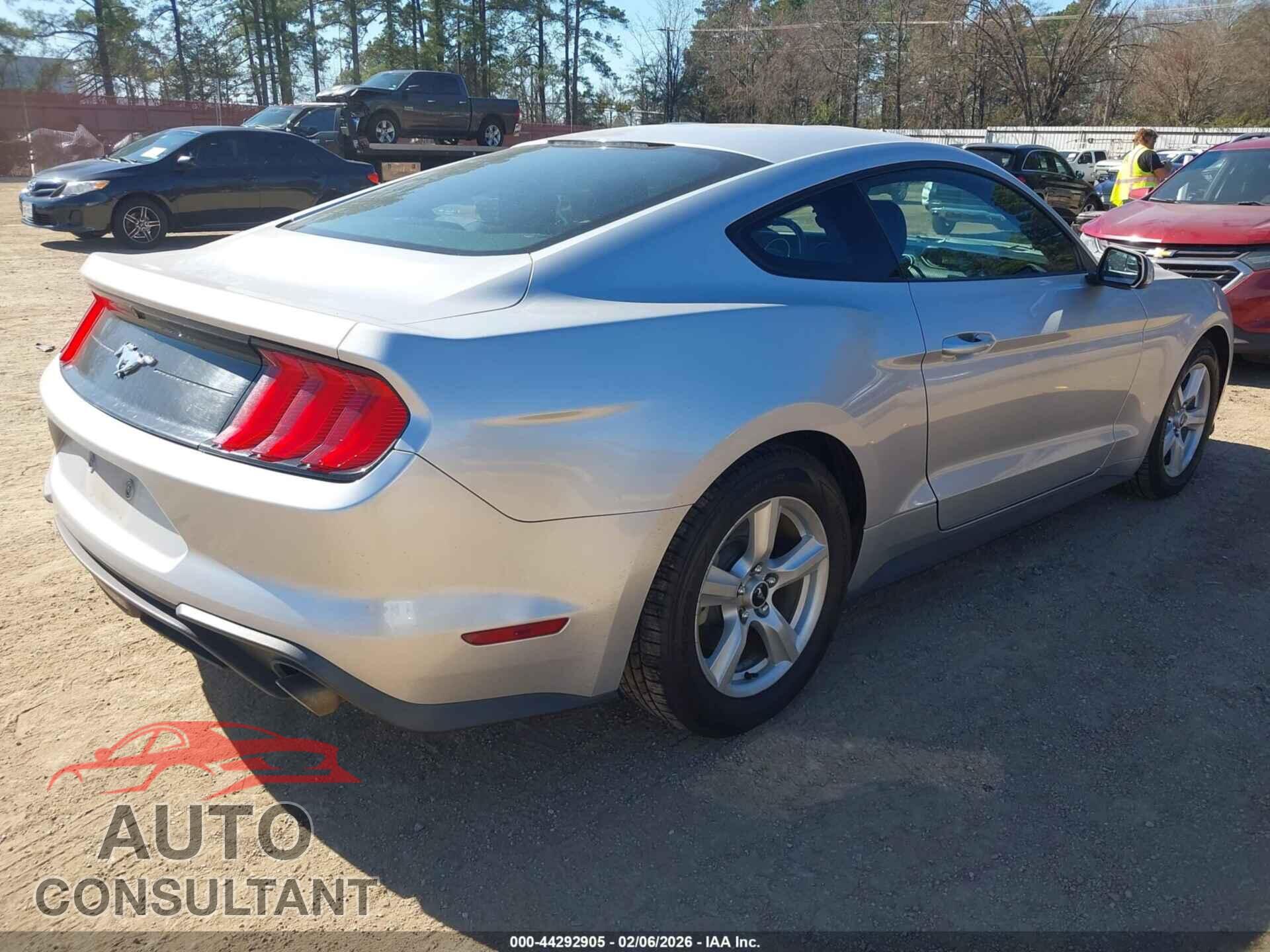 FORD MUSTANG 2018 - 1FA6P8TH5J5113975