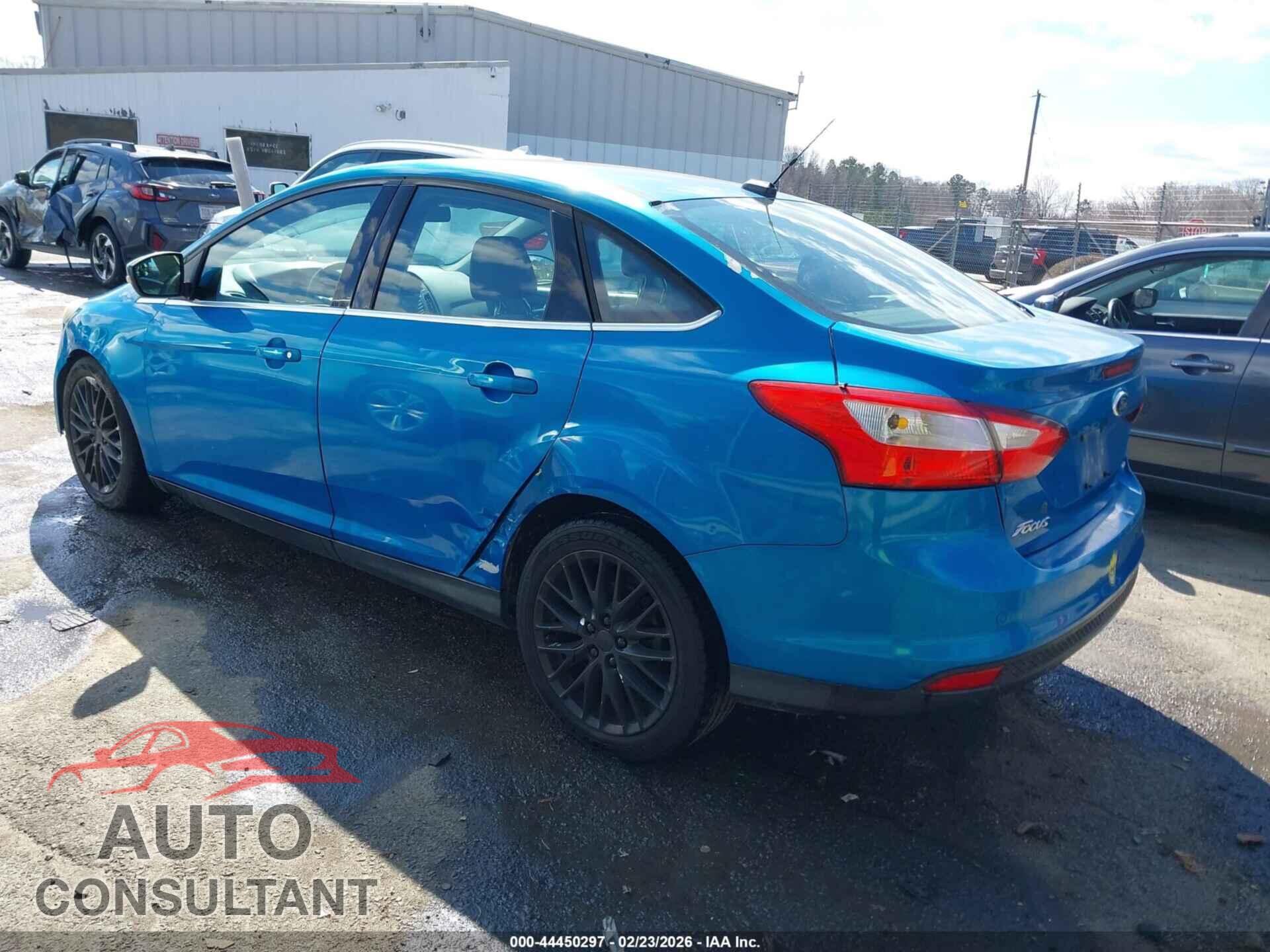 FORD FOCUS 2012 - 1FAHP3H28CL101558