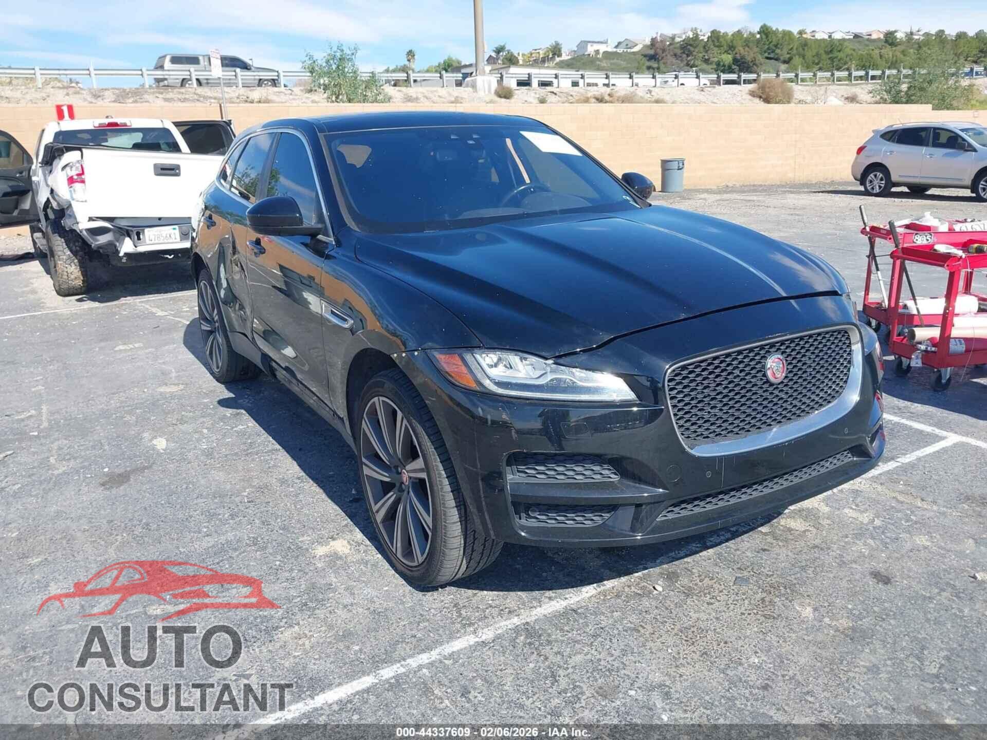 JAGUAR F-PACE 2017 - SADCK2BV8HA079357