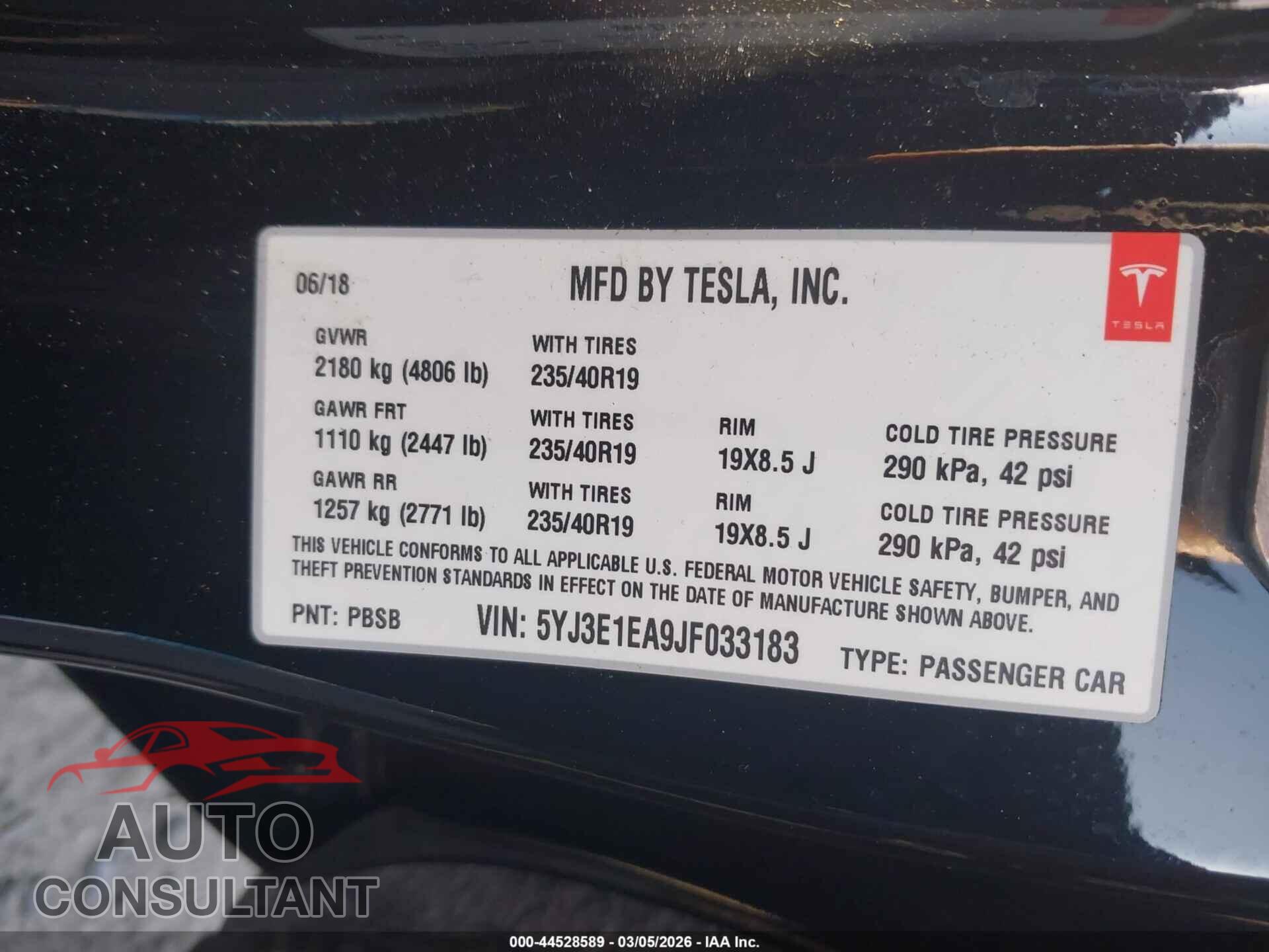 TESLA MODEL 3 2018 - 5YJ3E1EA9JF033183
