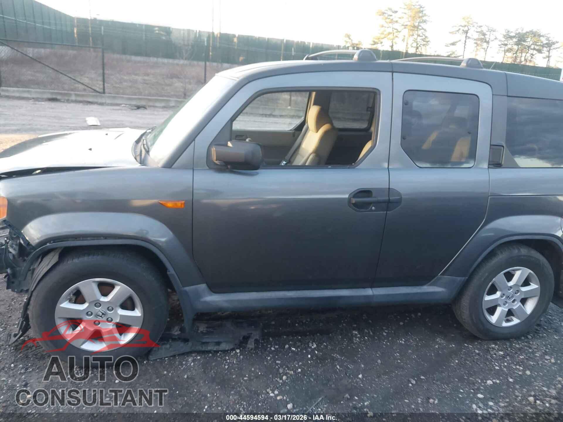 HONDA ELEMENT 2011 - 5J6YH2H70BL002755
