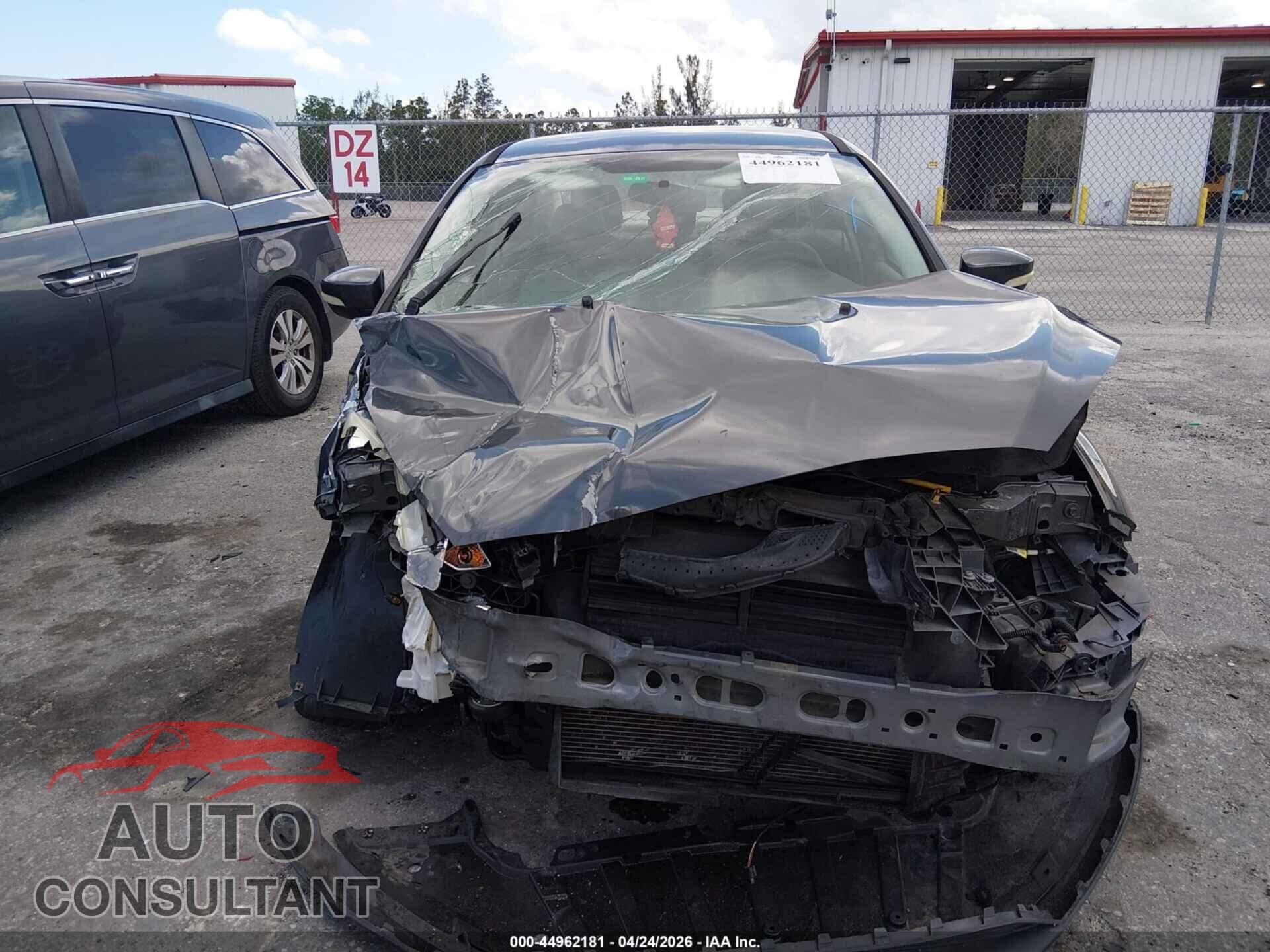 FORD FOCUS 2015 - 1FADP3F26FL290071