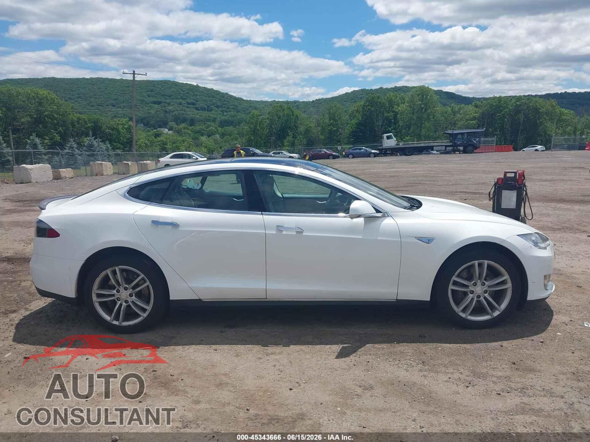 TESLA MODEL S 2012 - 5YJSA1CP3CFP03263