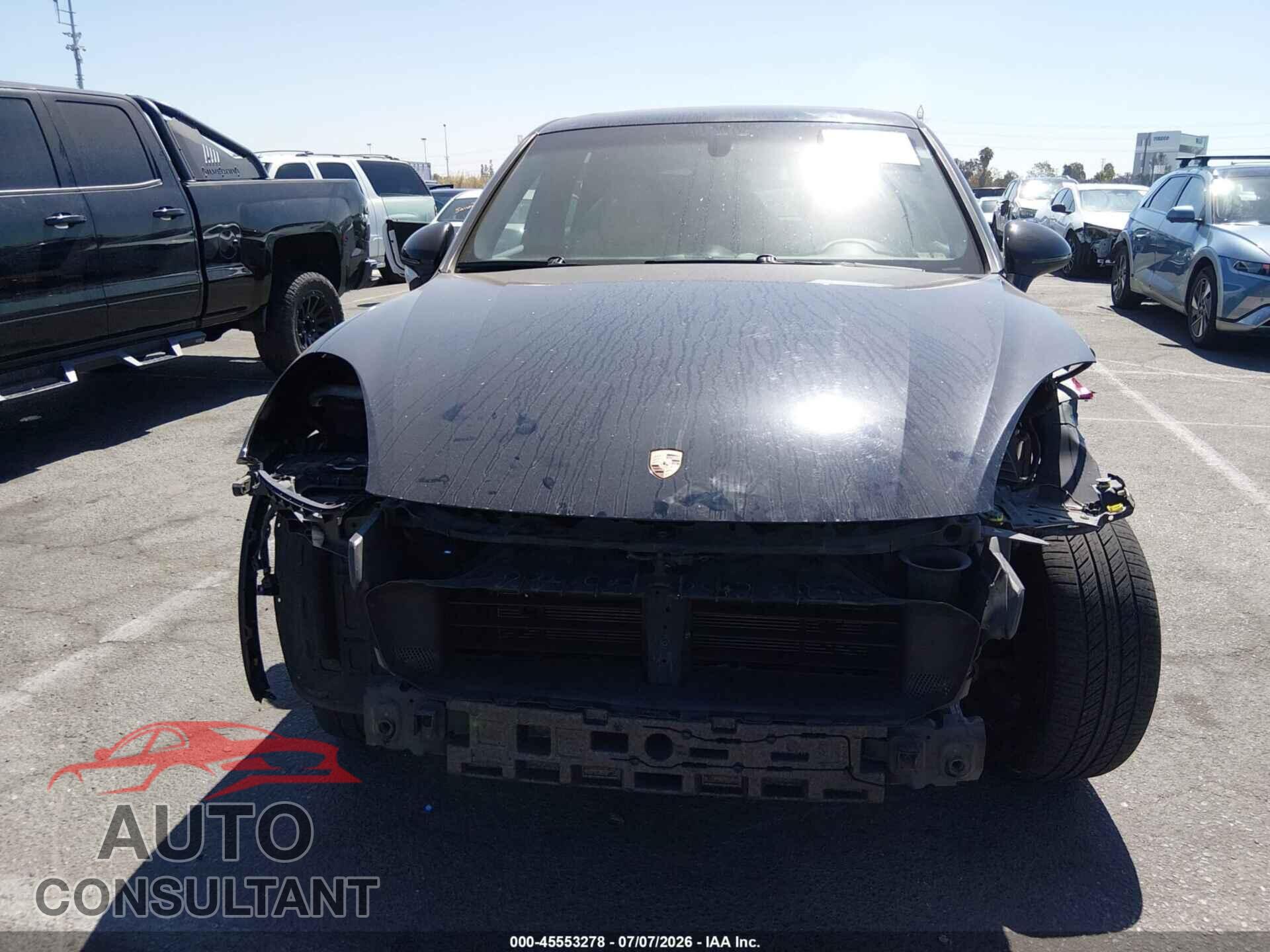 PORSCHE CAYENNE 2016 - WP1AA2A21GKA10868