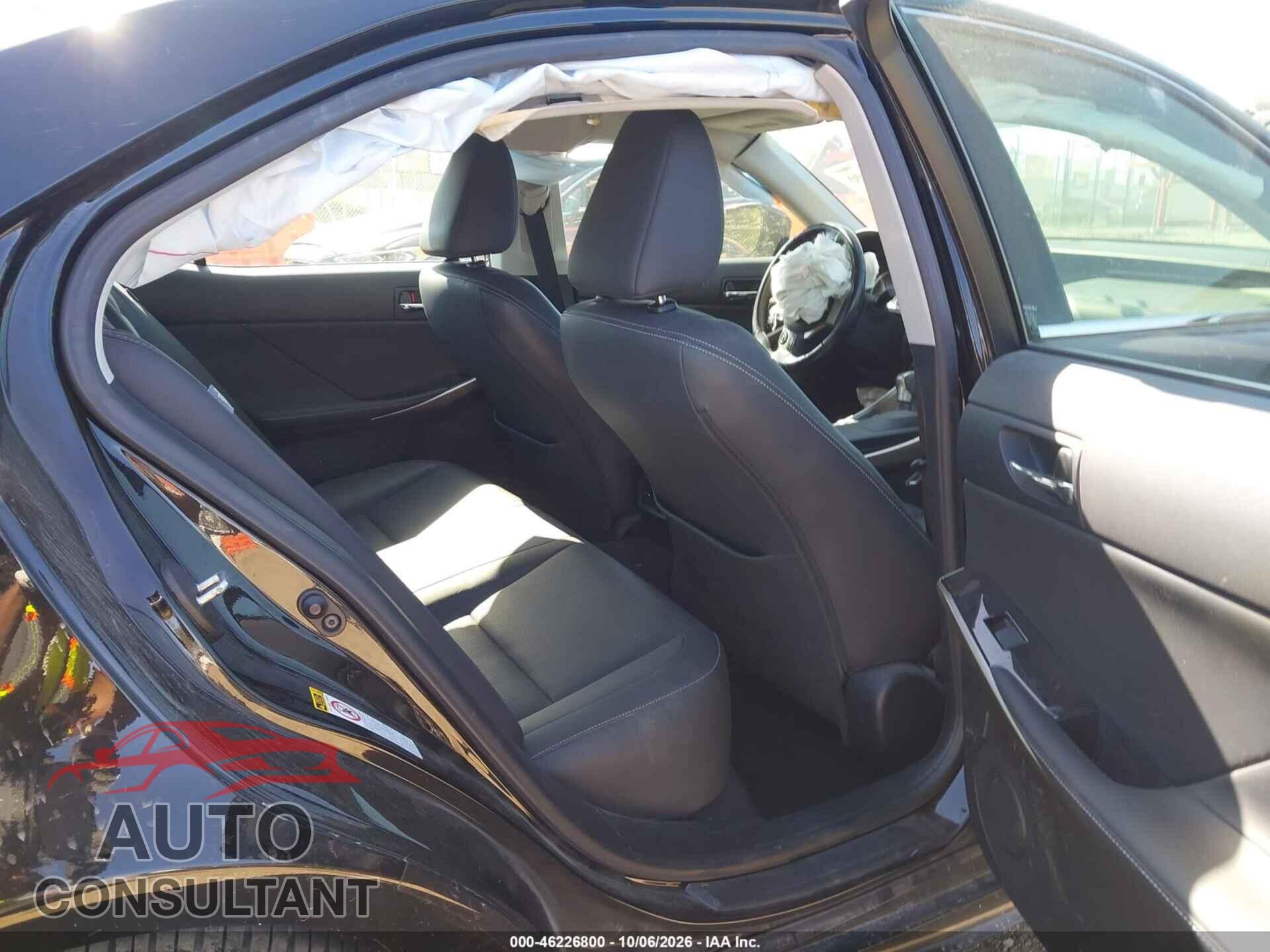 LEXUS IS 2015 - JTHCF1D23F5029807
