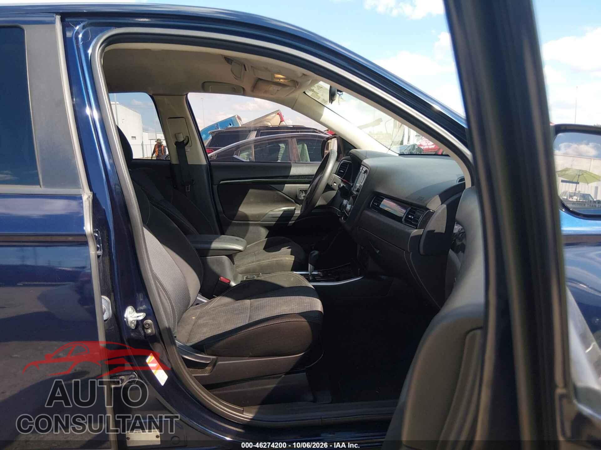 MITSUBISHI OUTLANDER 2020 - JA4AD2A32LZ011704