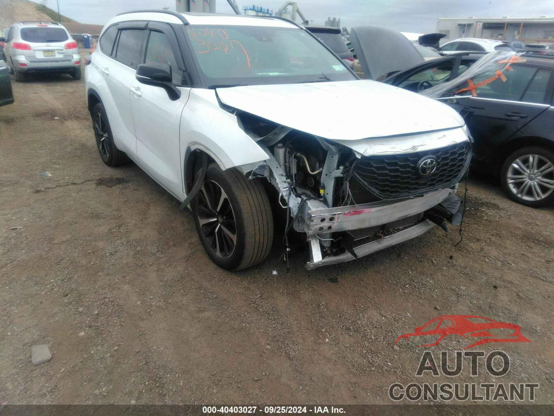 TOYOTA HIGHLANDER 2022 - 5TDJZRBH6NS174712