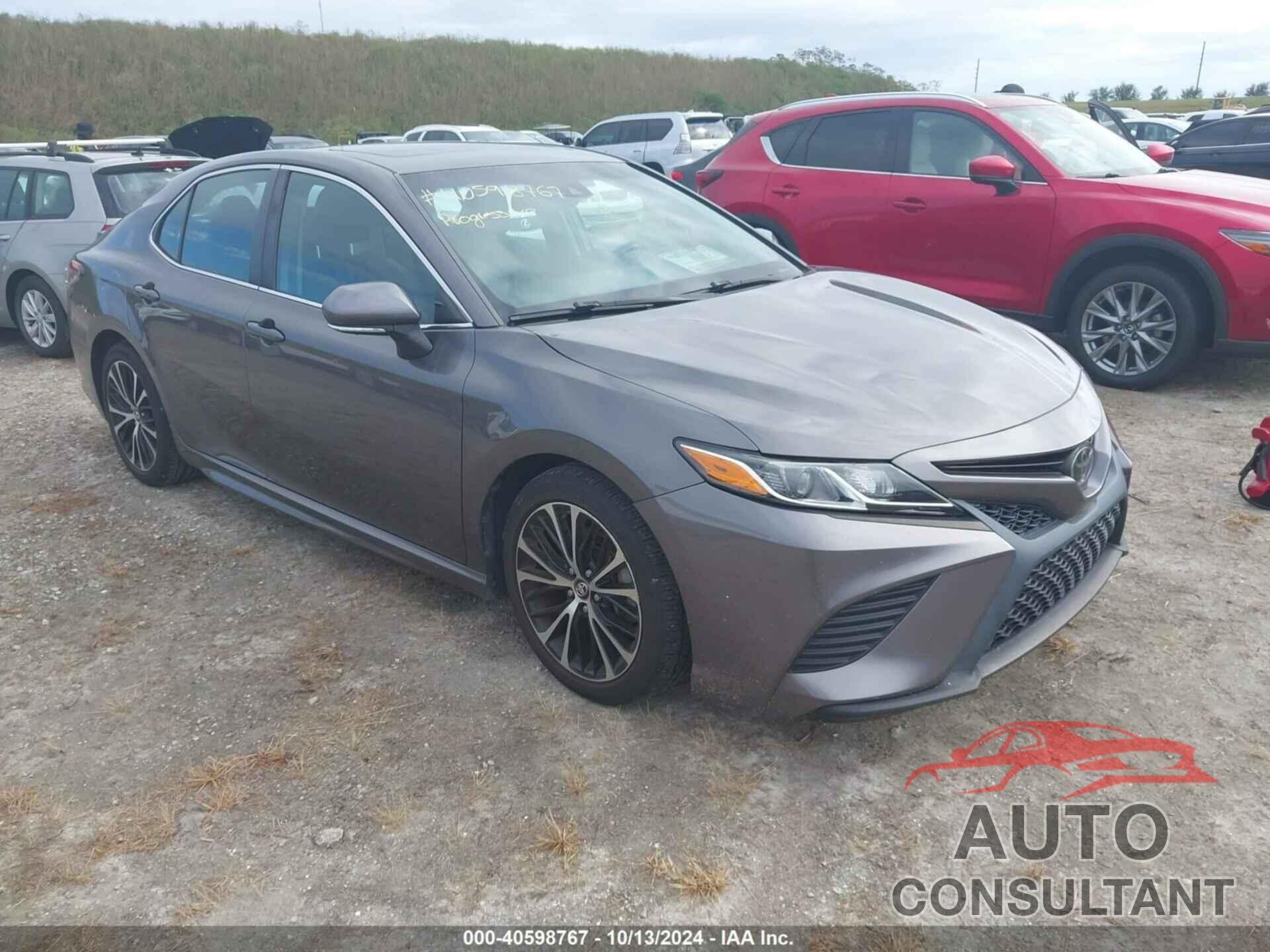 TOYOTA CAMRY 2018 - 4T1B11HK6JU087331