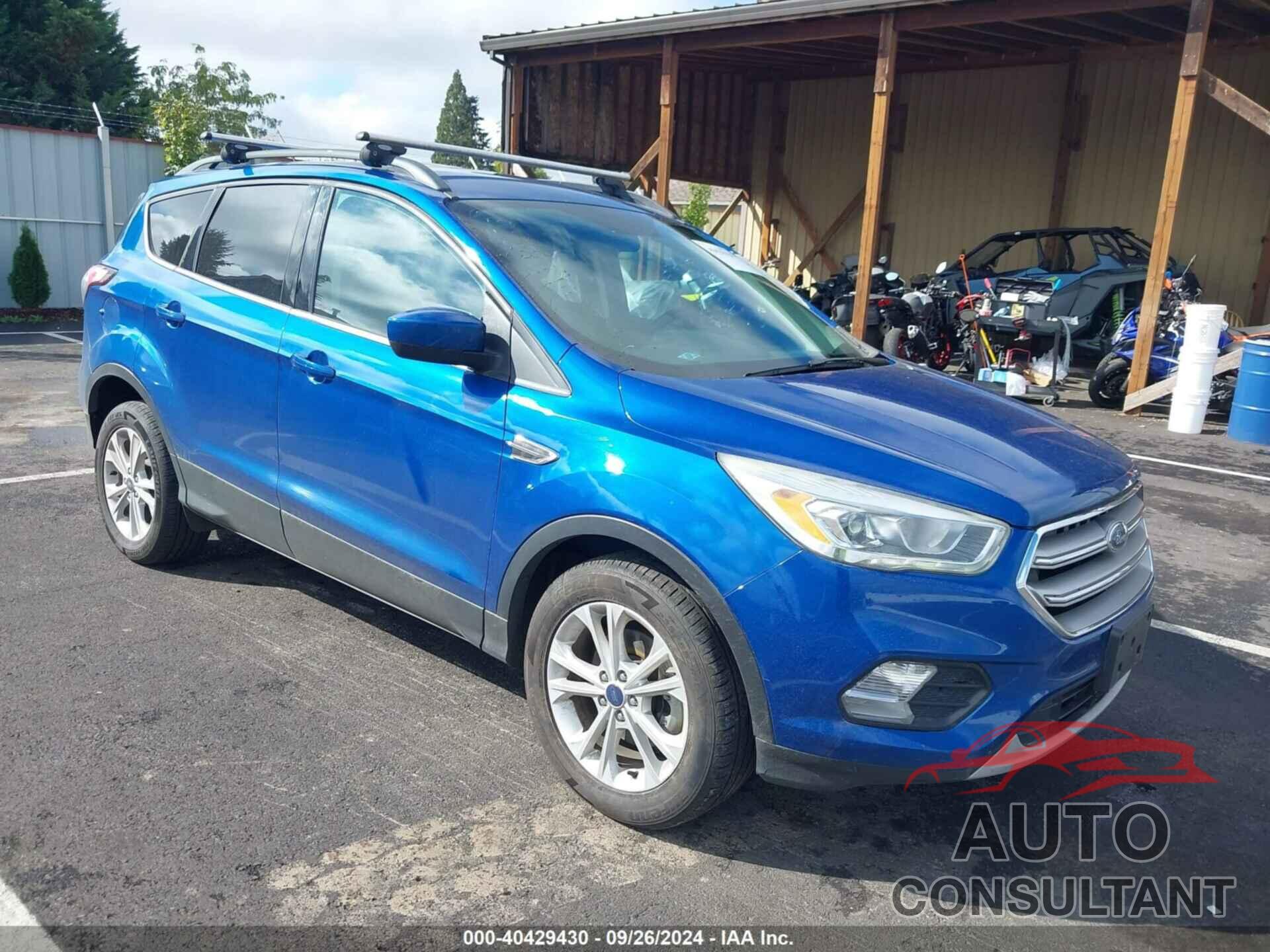 FORD ESCAPE 2017 - 1FMCU0GD8HUC54145