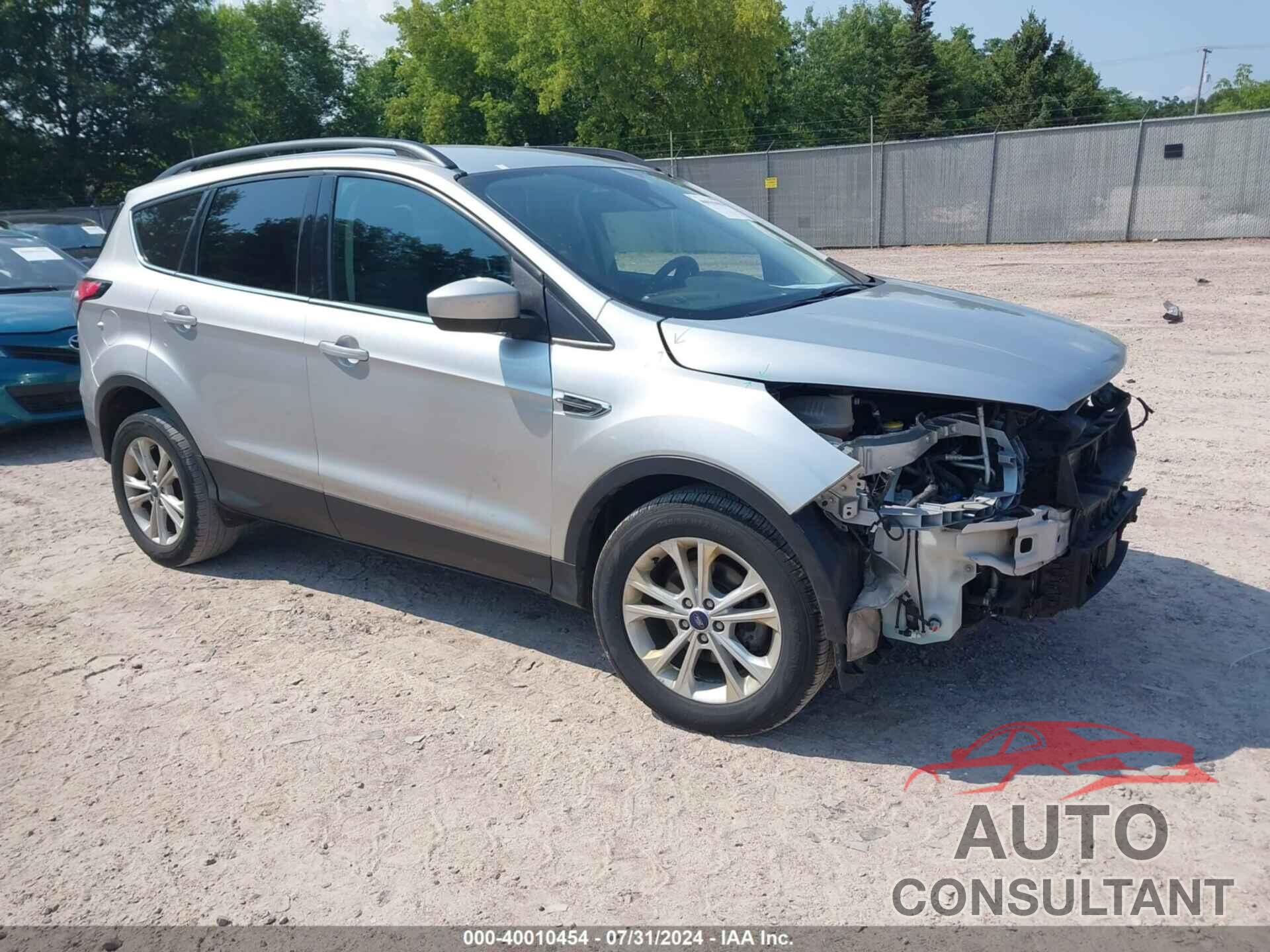 FORD ESCAPE 2018 - 1FMCU0GD7JUB46556