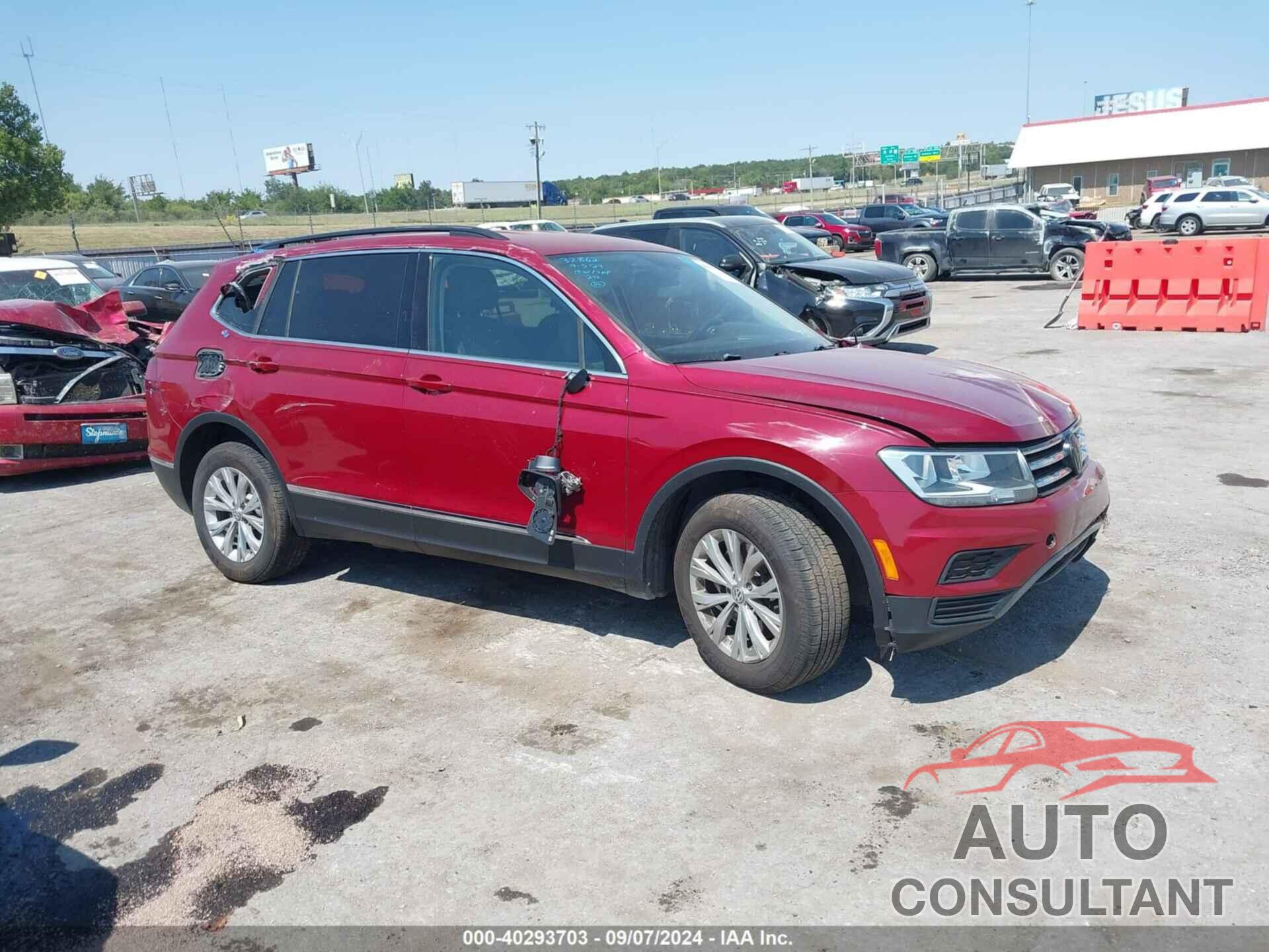 VOLKSWAGEN TIGUAN 2018 - 3VV3B7AX4JM129869