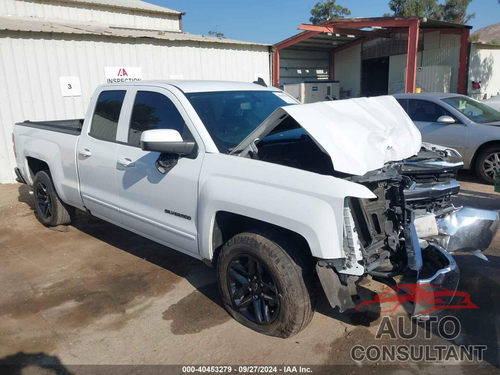 CHEVROLET SILVERADO 1500 2018 - 1GCRCREC0JZ161922